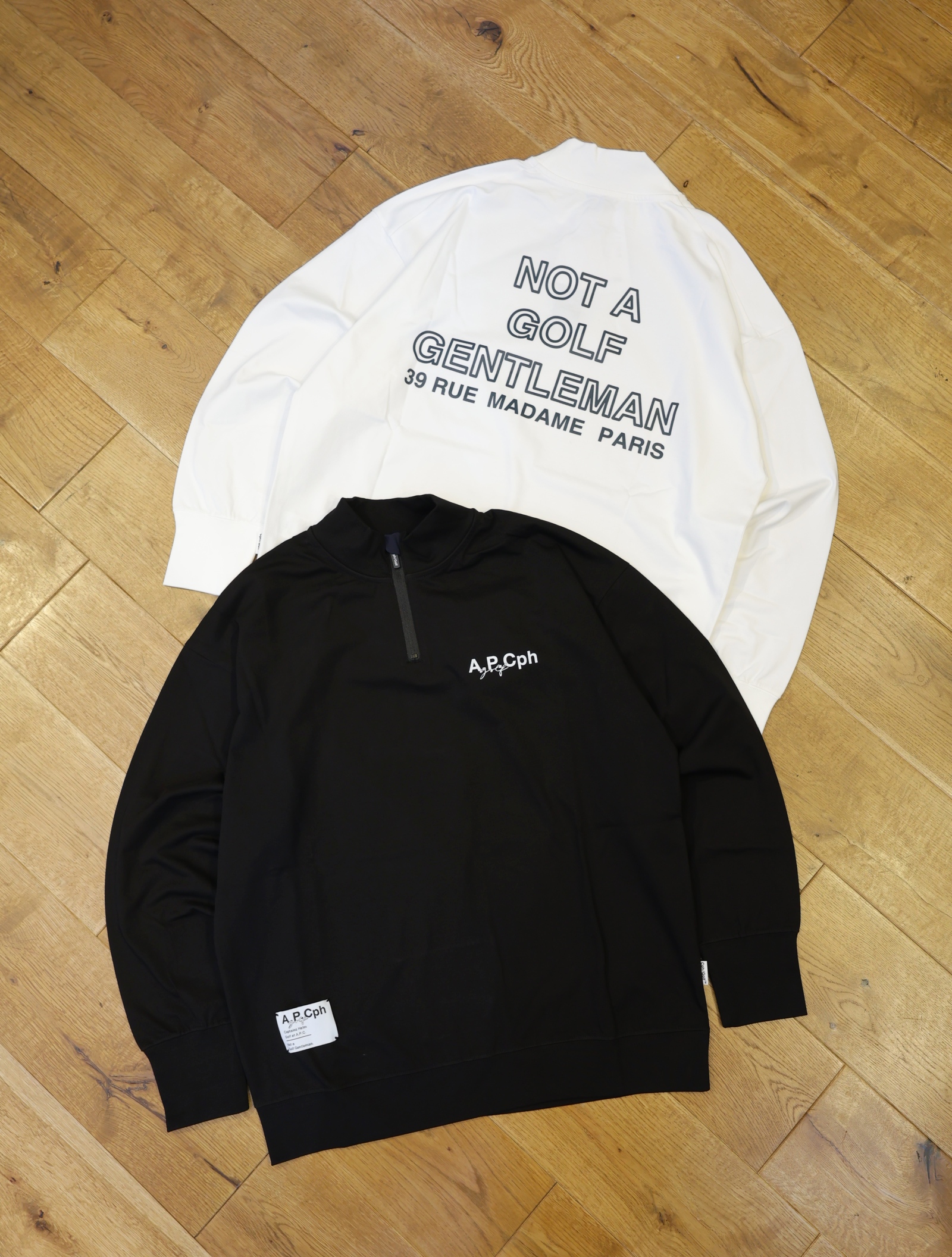 A.P.C.Golf × CAPTAINS HELM GOLF　　「A.P.Cph/Golf HALF ZIP GENTLEMAN L/S MOCK NECK TEE」 　ハーフジップ モックネックシャツ