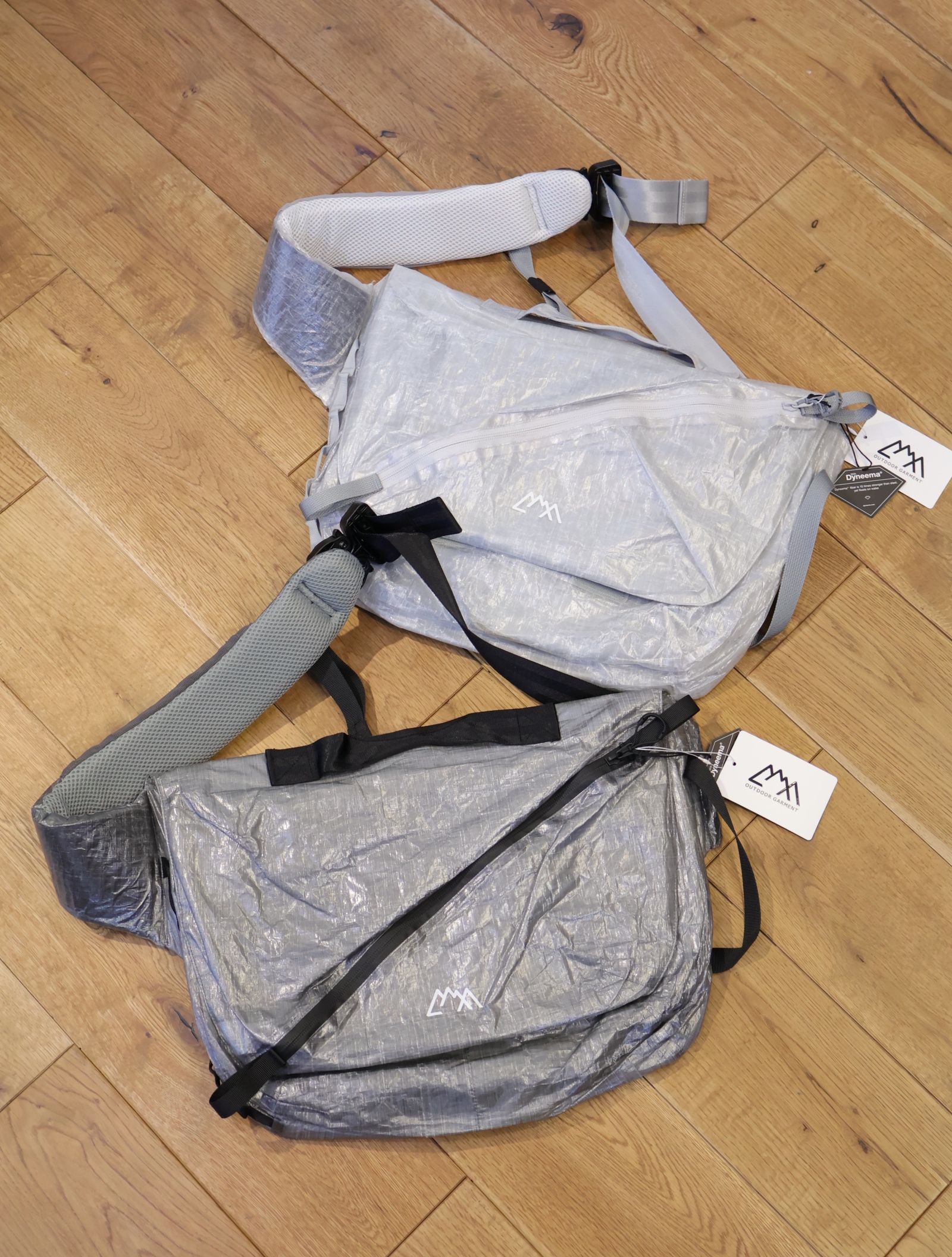 CMF OUTDOOR GARMENT　「MESSENGER BAG DYNEEMA」　メッセンジャーバッグ