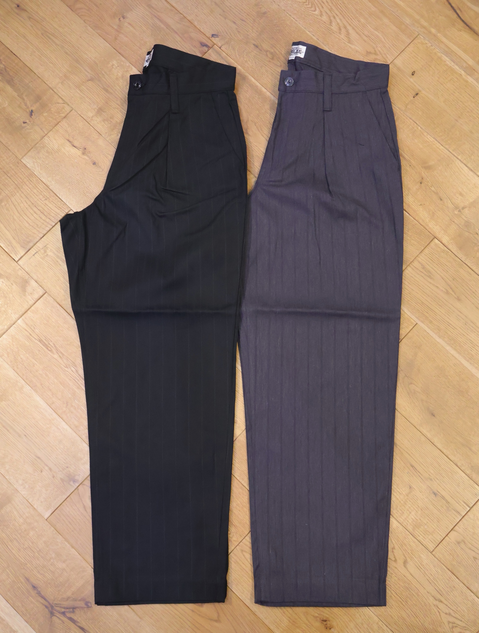 CALEE　　「PINSTRIPE TUCK WIDE SLACKS」　ピンストライプスラックス