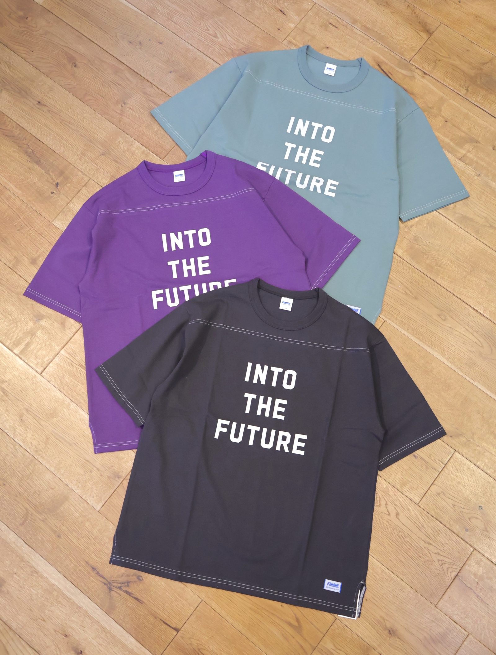 RADIALL 　「INTO THE FUTURE - CREW NECK T-SHIRT S/S」　フットボールティーシャツ