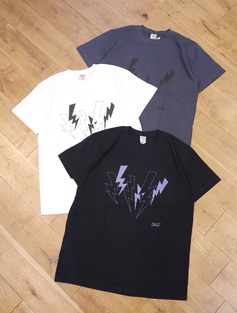 CALEE　　「STRETCH THUNDER BOLT TEE」　　 プリントティーシャツ