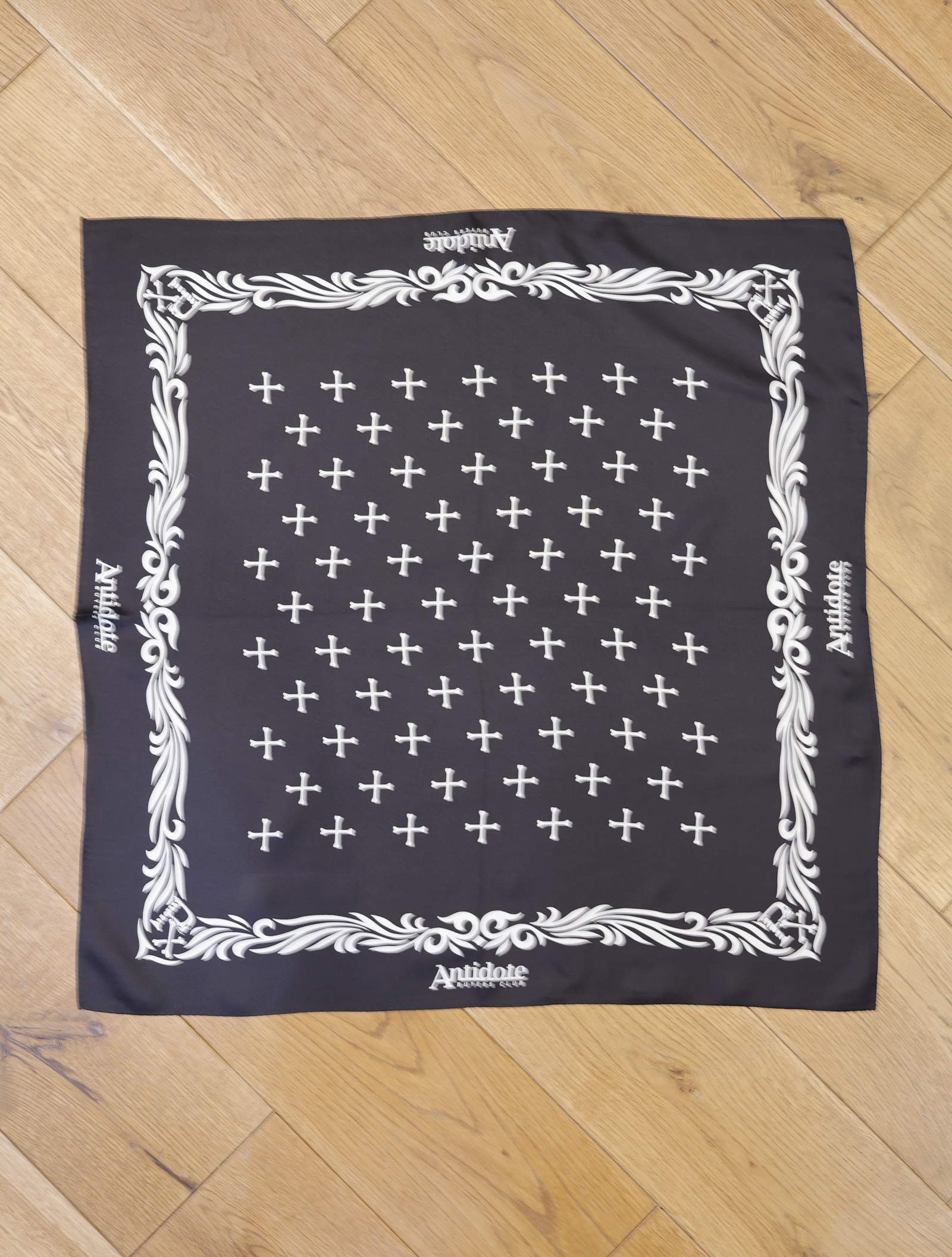 ANTIDOTE BUYERS CLUB　　「Silk Bandana」　シルクバンダナ