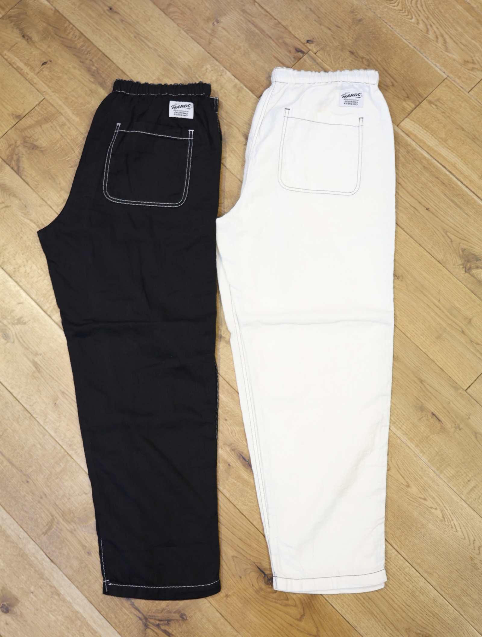 ROUGH AND RUGGED　「WEEKENDER」　ワイドテーパード イージーデニムパンツ