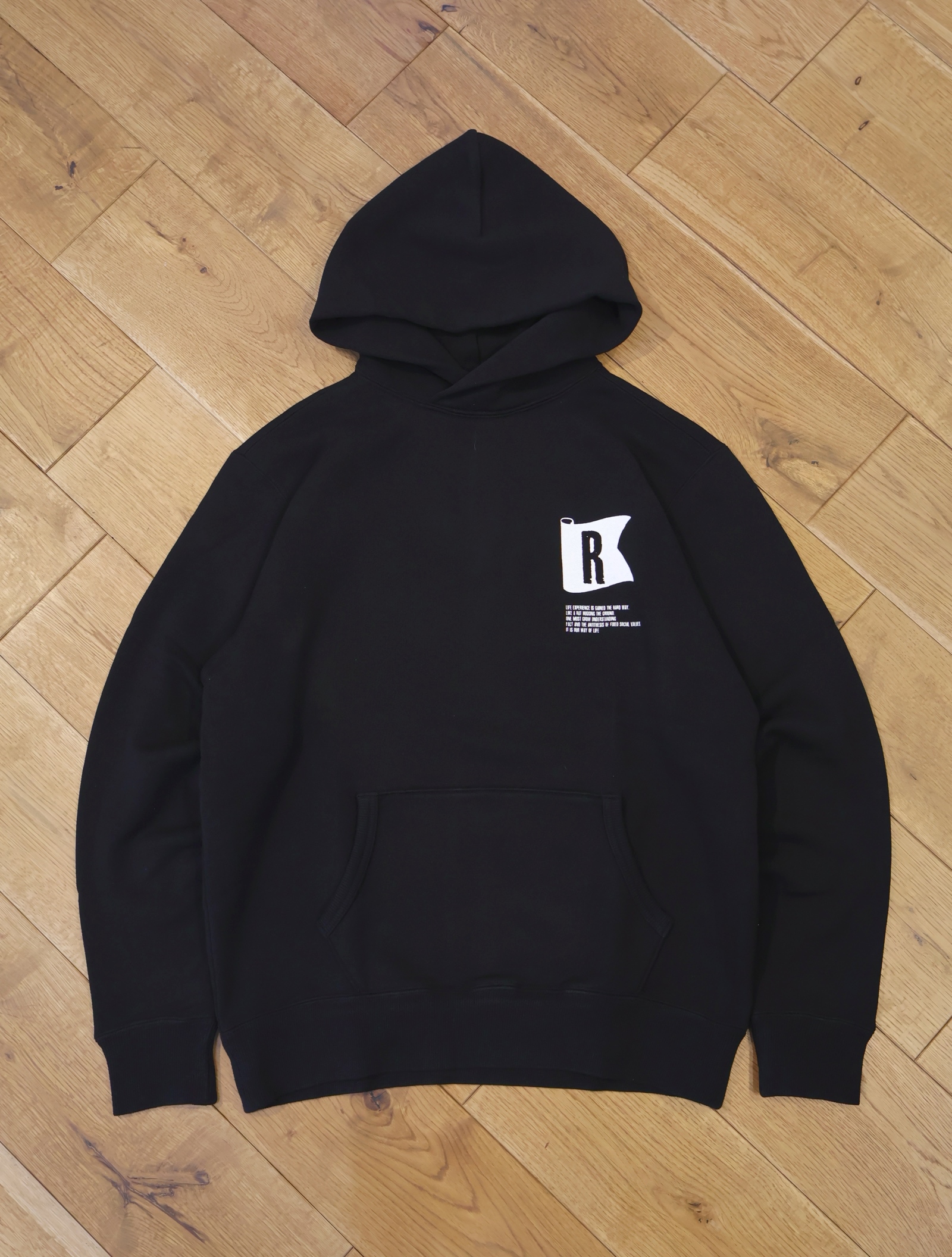 RATS　「FLAG HOODIE」　クロスネックフーディー