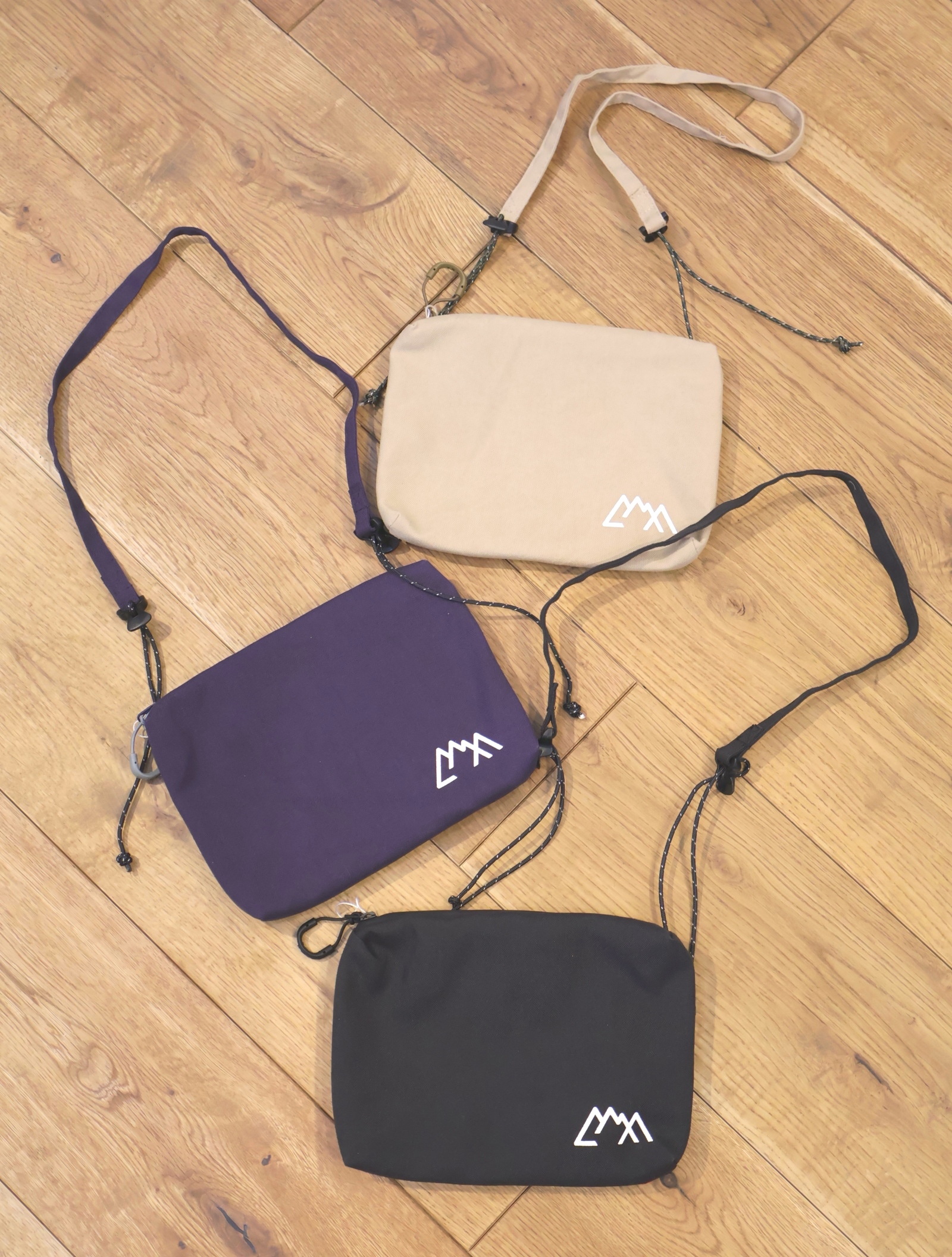 CMF OUTDOOR GARMENT　「SMART PAC SMOOTH NYLON」　ミニサコッシュ