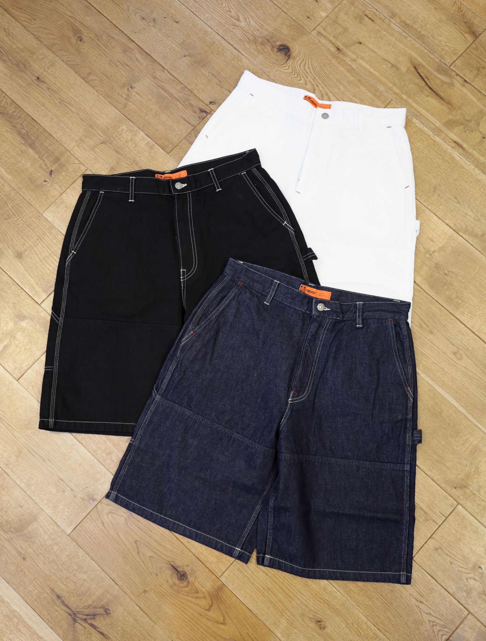 RADIALL　　「CHEV - WIDE FIT CARPENTER SHORTS」　ワイドフィット デニム カーペンターショーツ