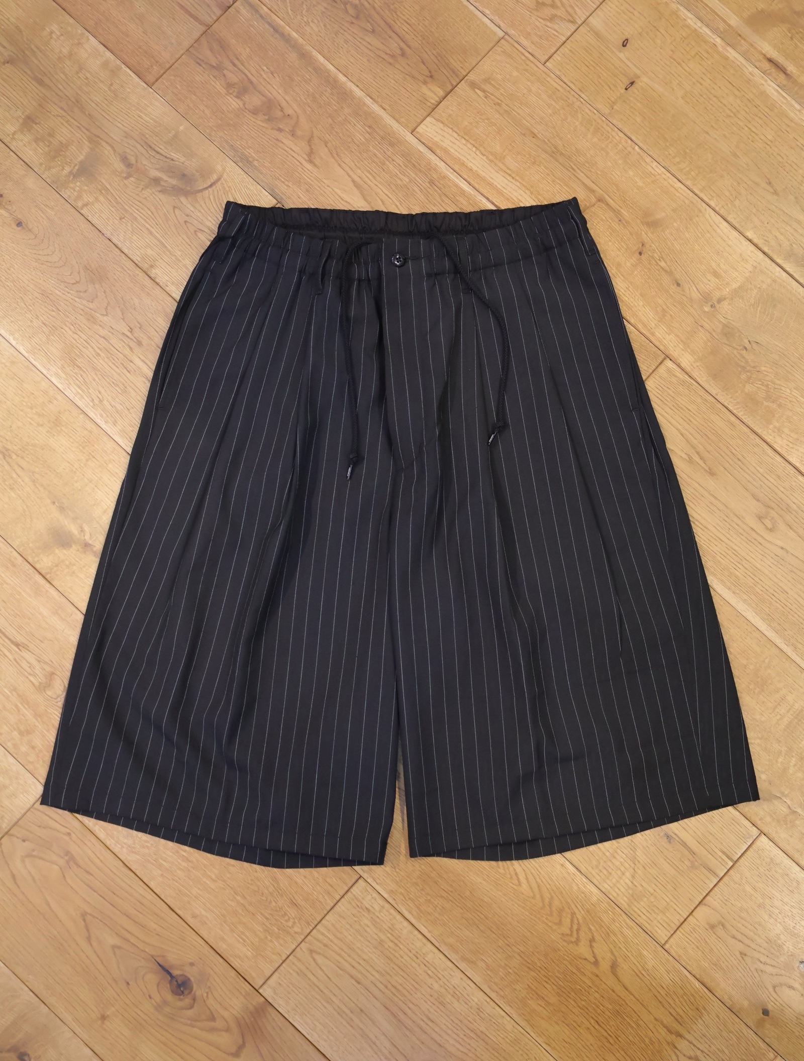 COOTIE　「T/W 2 Tuck Easy Shorts <STRIPE>」　2タック イージーショーツ