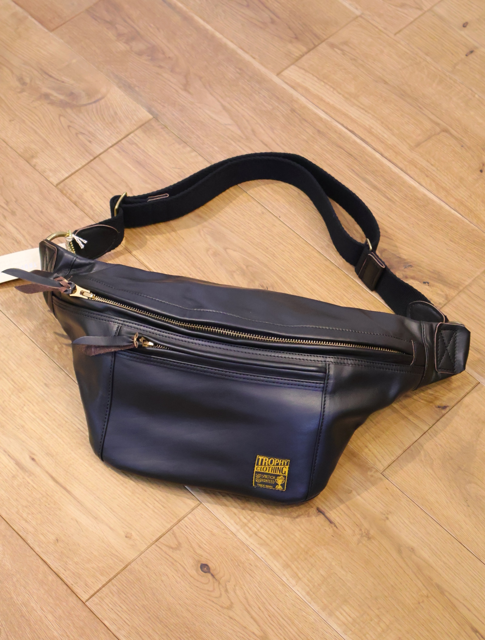 TROPHY CLOTHING 　「Day Trip Horsehide Bag」 　ショルダーバッグ