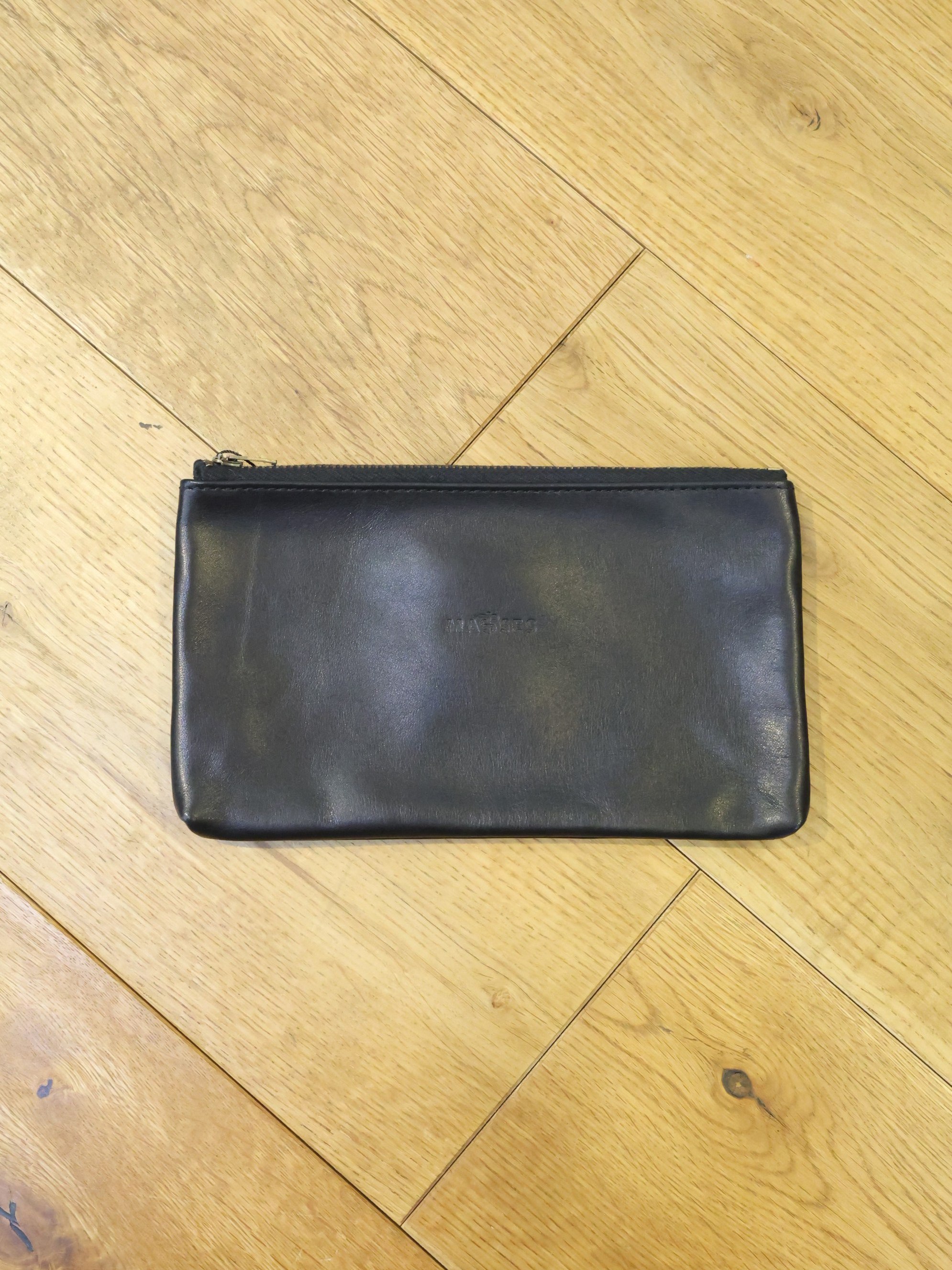 MASSES　「LEATHER PORCH M」　　レザーポーチ〈MEDIUM〉