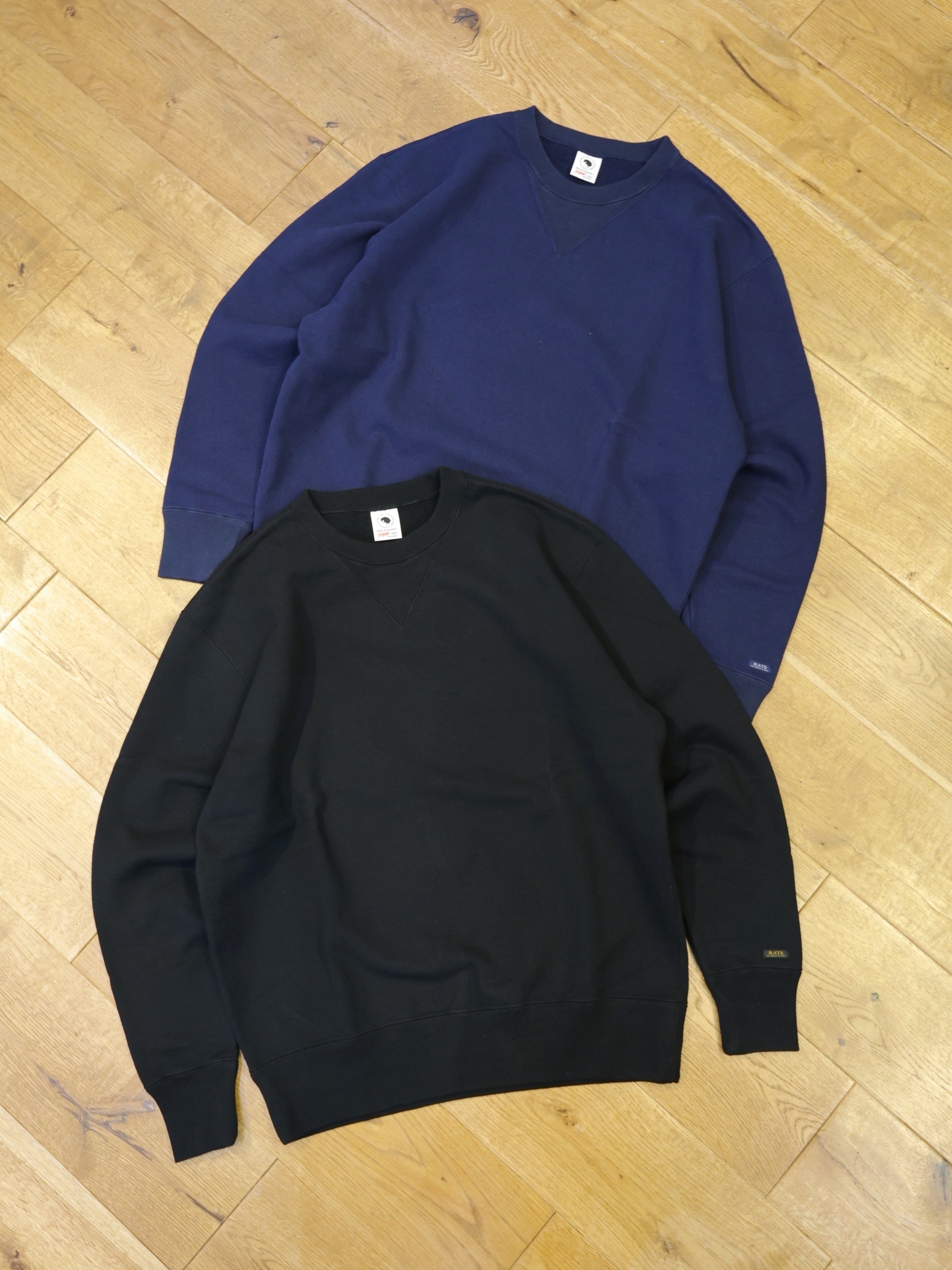 RATS　「V-GAZETTE CREW NECK SWEAT」　クルーネックスウェット