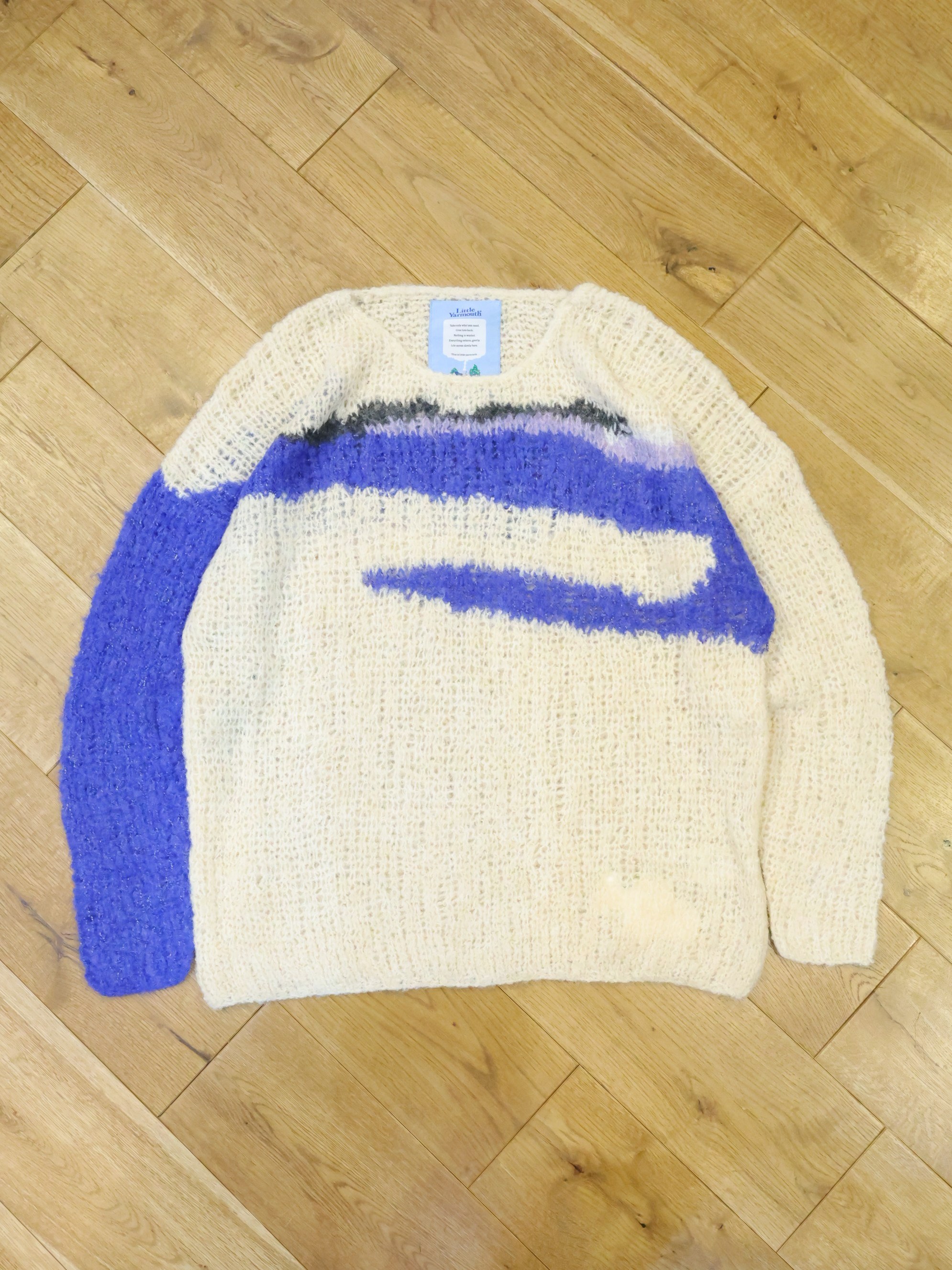 Little Yarmouth　「Riot Knit」　アシンメトリーニット