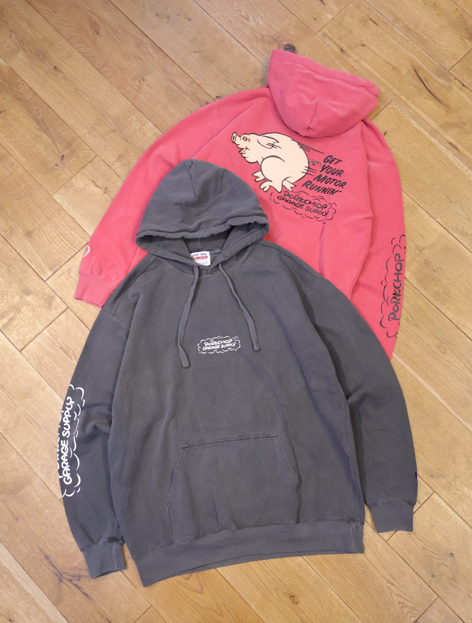 【11月30日 発売！】PORKCHOP GARAGE SUPPLY　「RUNNING LOGO HOODIE」  ピグメントダイ プルオーバーパーカー