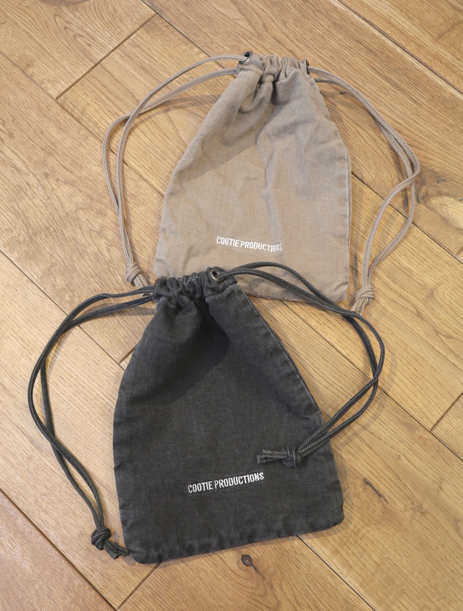 COOTIE　「Color Denim Drawstring Bag」　巾着バッグ