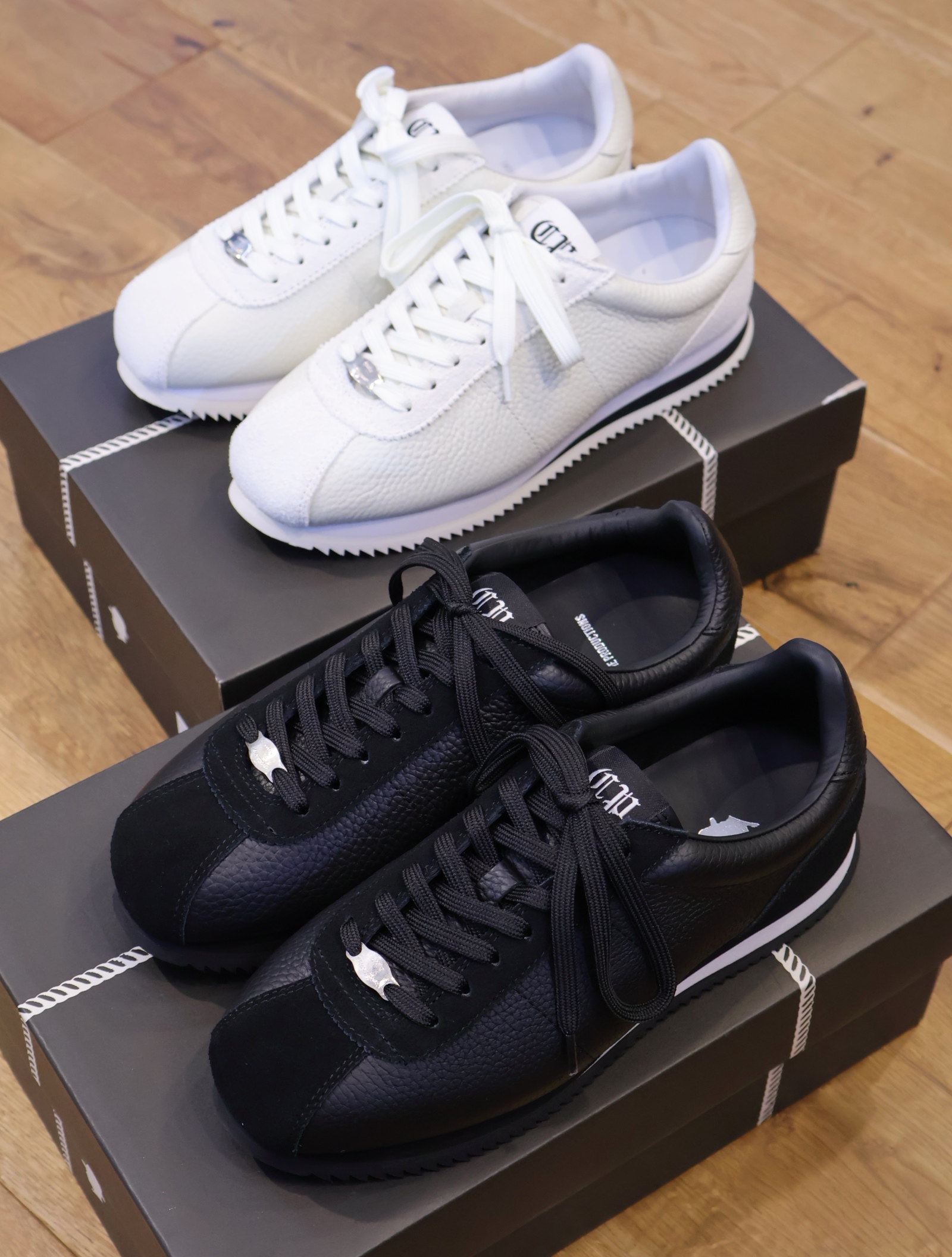 COOTIE × Tomo&Co.　「Raza Jog Trainer」　レザースニーカー