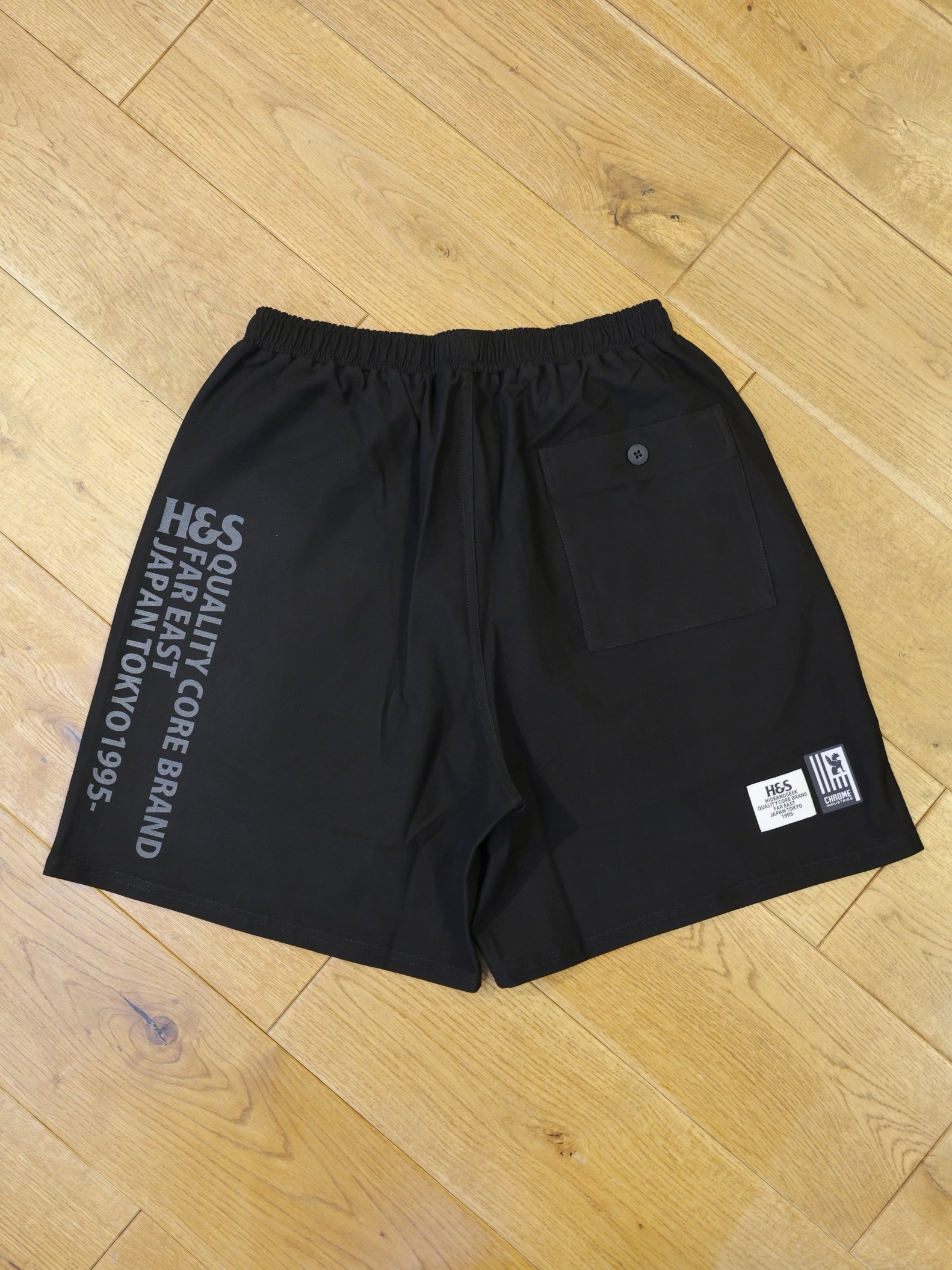 Hide and Seek × Chrome　「H&S×Chrome 8℃- Short」　イージーショーツ