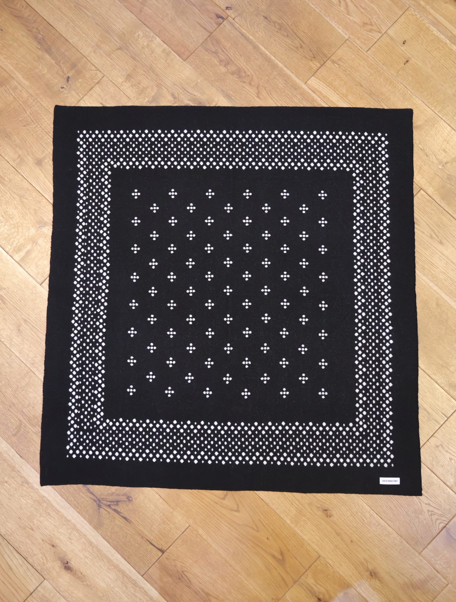 COOTIE　  「Jacquard Square Scarf」　　ジャガードスカーフ