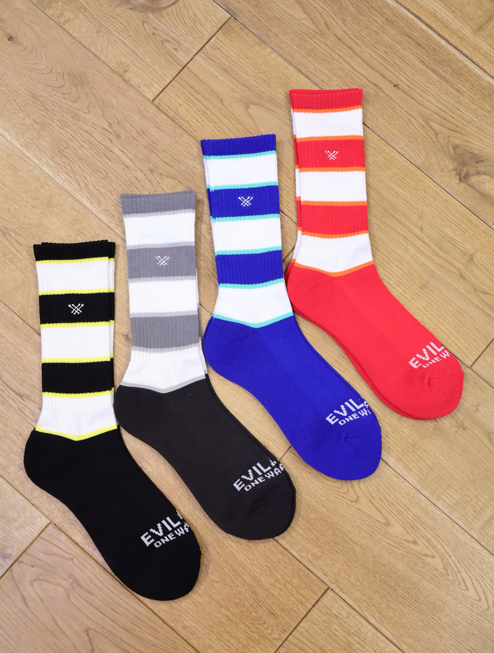 EVILACT 　　「BORDER SOCKS」　ソックス