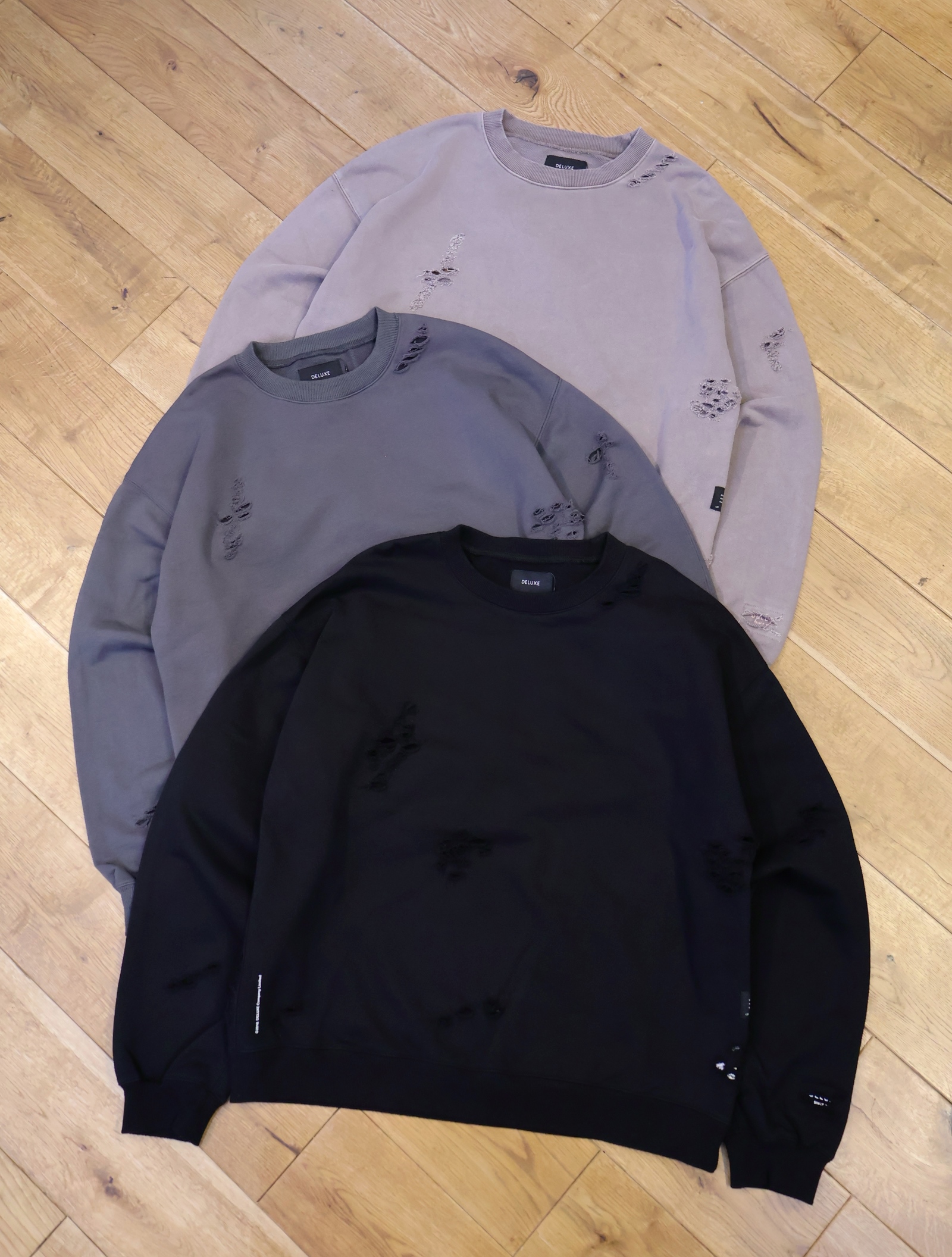 DELUXE 　「Sabotage」　ダメージ加工 クルーネックスウェット