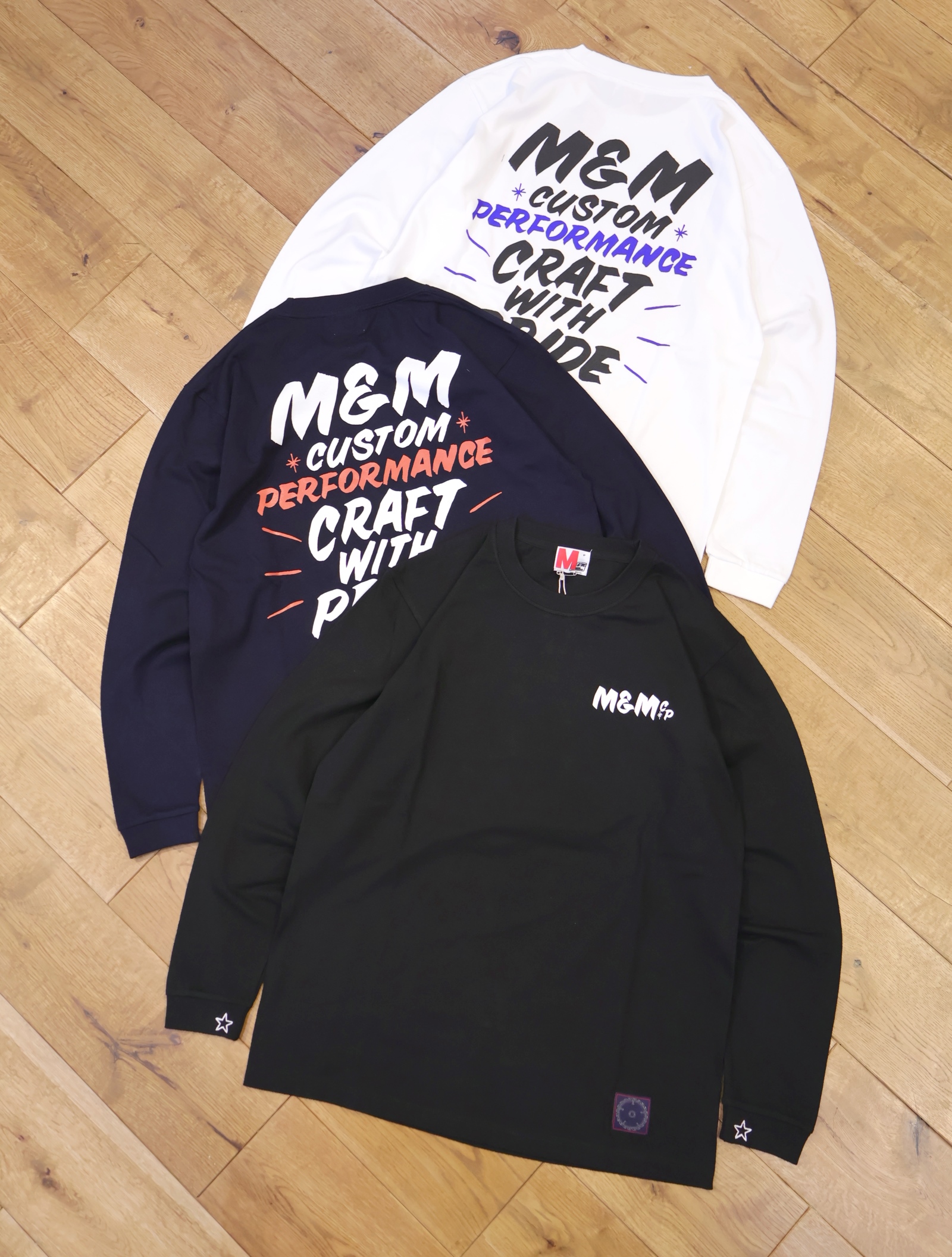 M&M CUSTOM PERFORMANCE  　「Brush Sign L/S Tee」　プリントロングスリーブティーシャツ