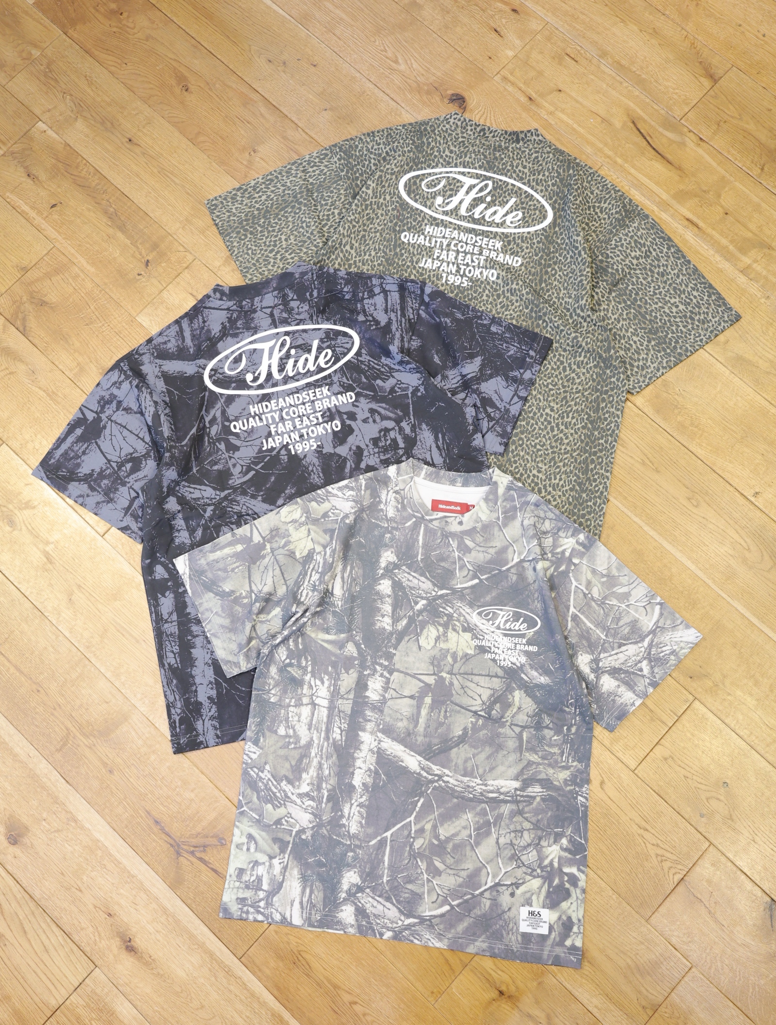 Hide and Seek　「Camo S/S Tee」　ルーズフィット プリントティーシャツ