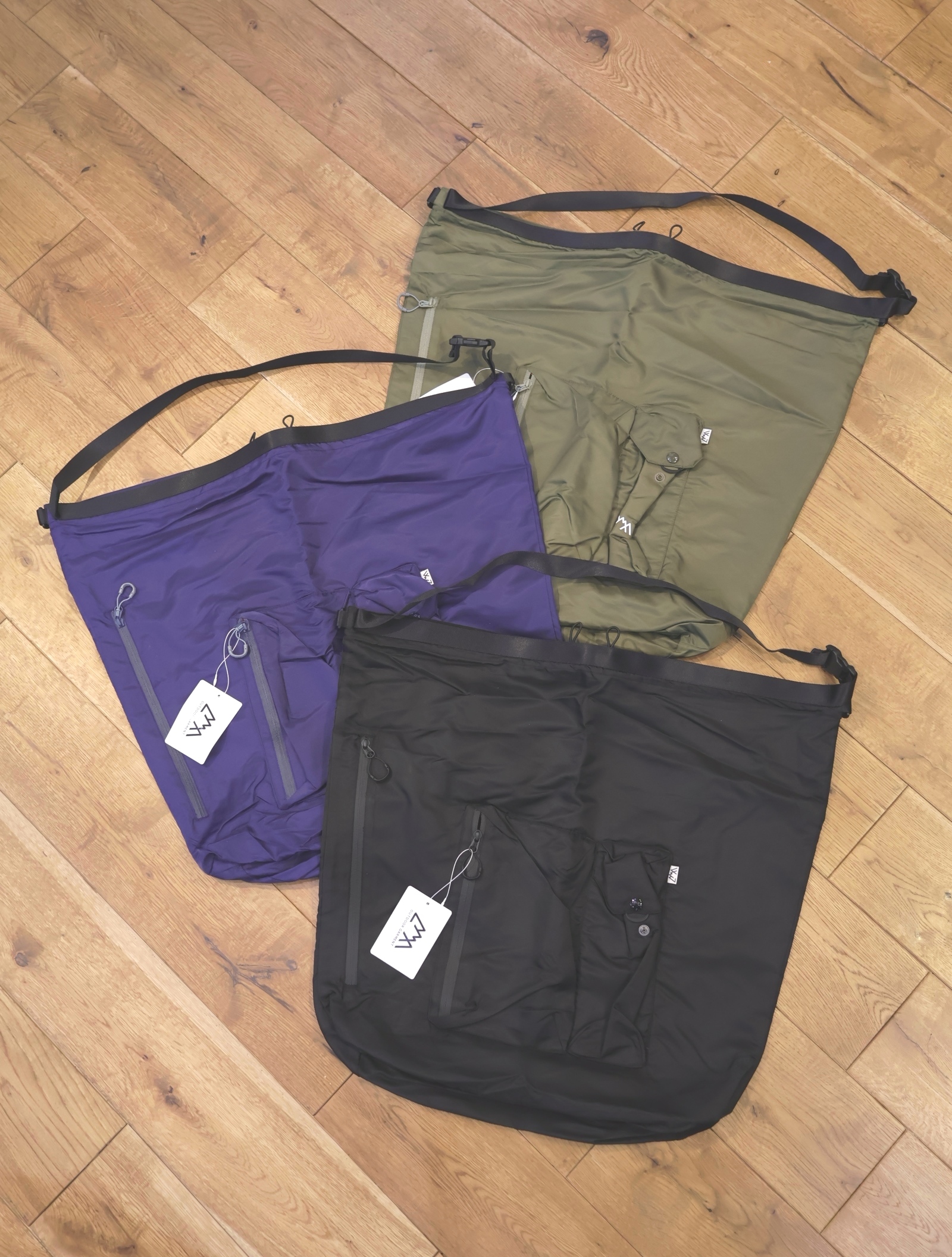 CMF OUTDOOR GARMENT　「ROLL BAG」　ロールバッグ