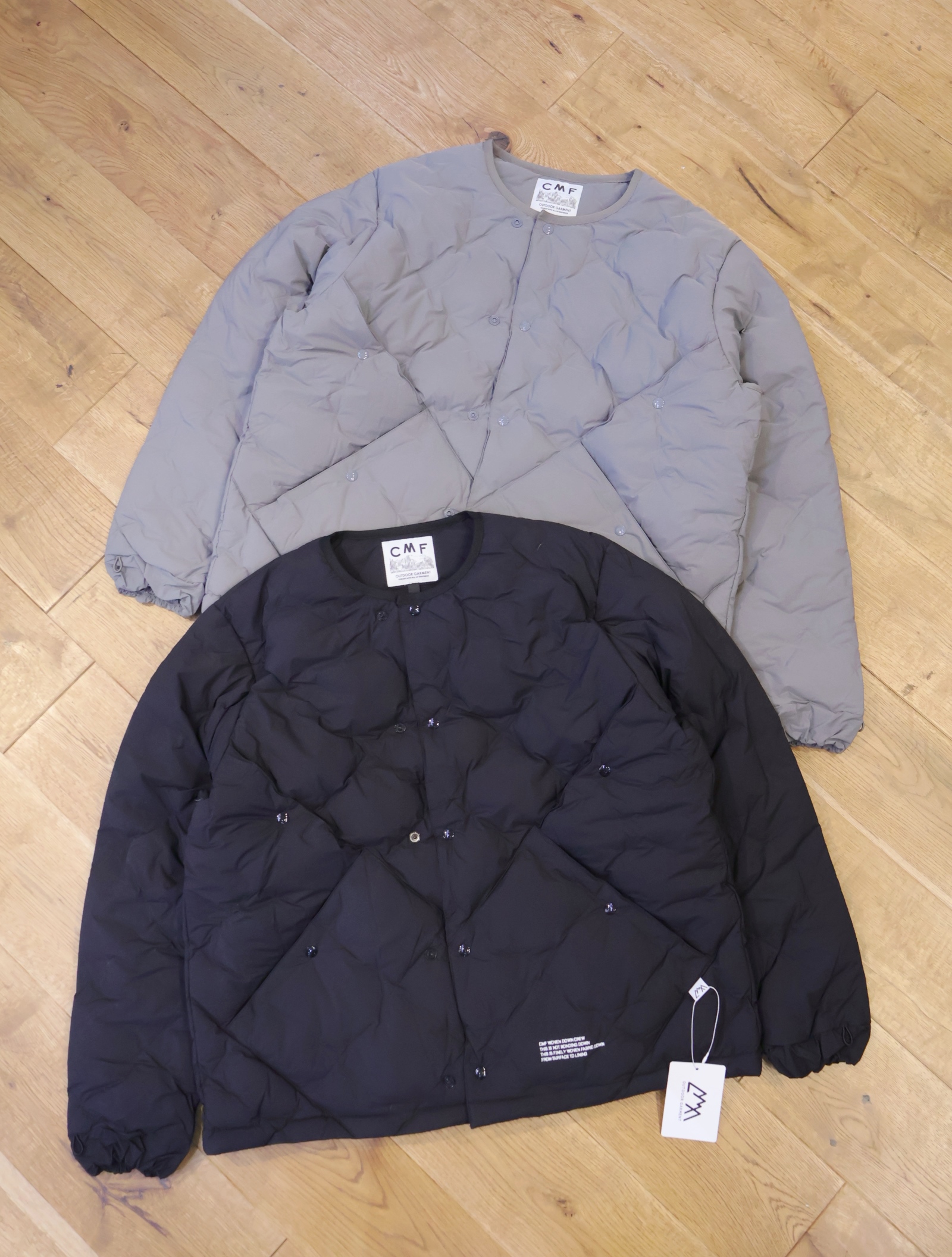 CMF OUTDOOR GARMENT　「CMF WOVEN DOWN CREW」　ノーカラーダウンジャケット