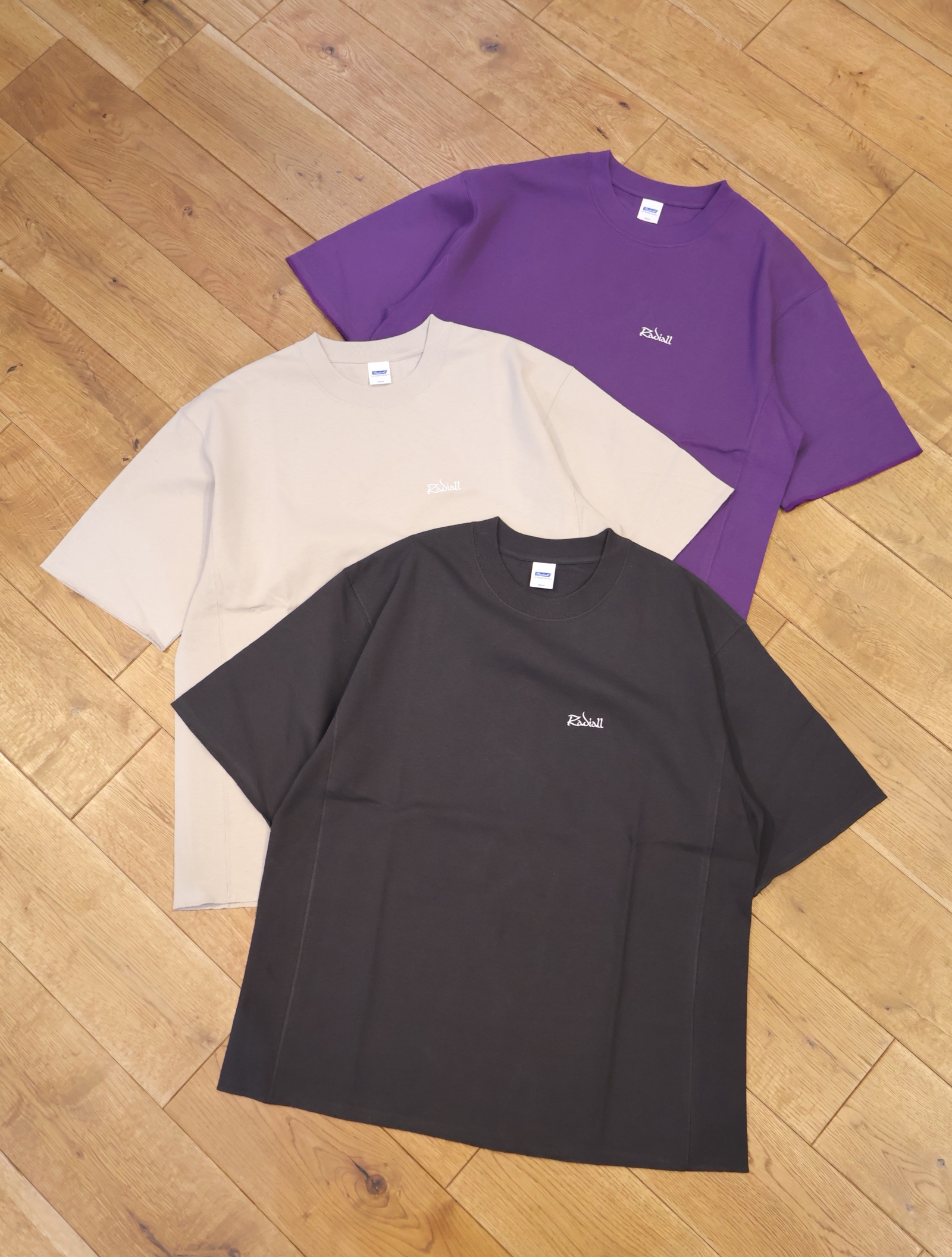 RADIALL 　「OLD SKOOL - CREW NECK T-SHIRT S/S」　クルーネックティーシャツ