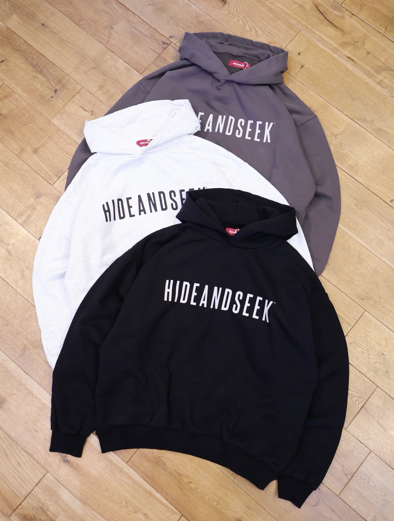 Hide and Seek　「Logo Hooded Sweat Shirt（26ss）」　プルオーバースウェットフーディー