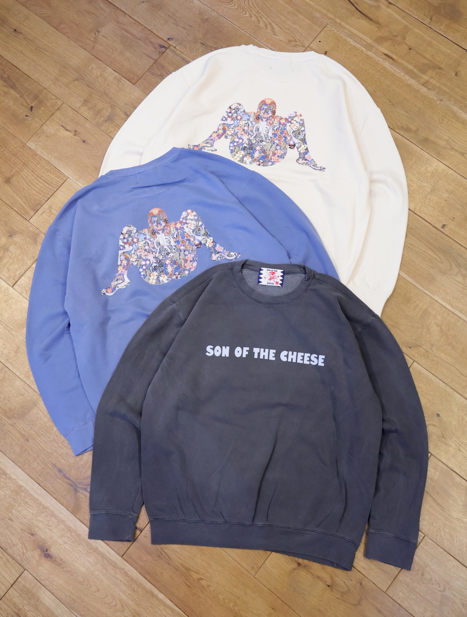 SON OF THE CHEESE ×  Riikka Sormunen「ROMANCE SWEAT」 クルーネックスウェット