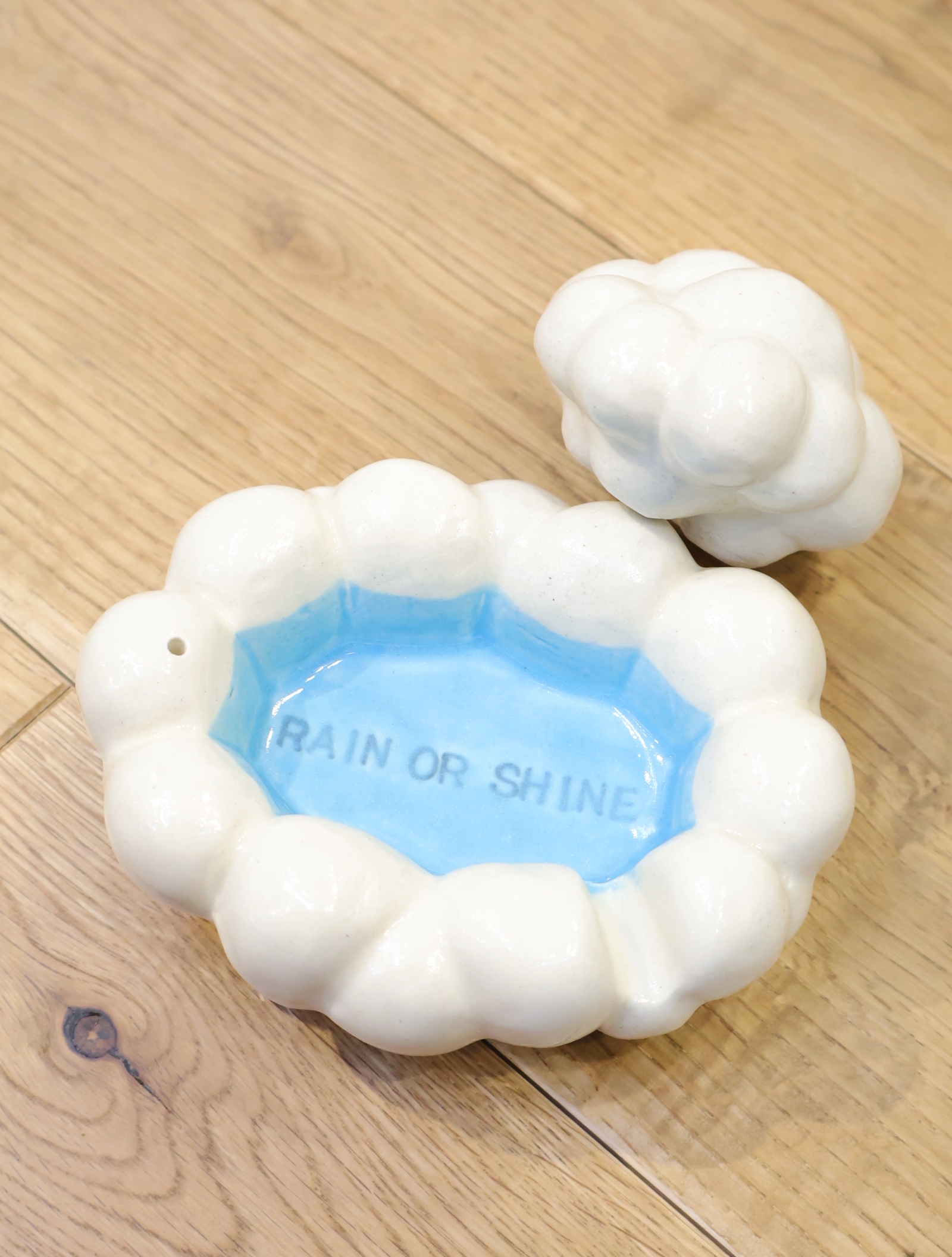 HELLA GREEN　「Cloud Ceramic Ashtray」　アッシュトレイ