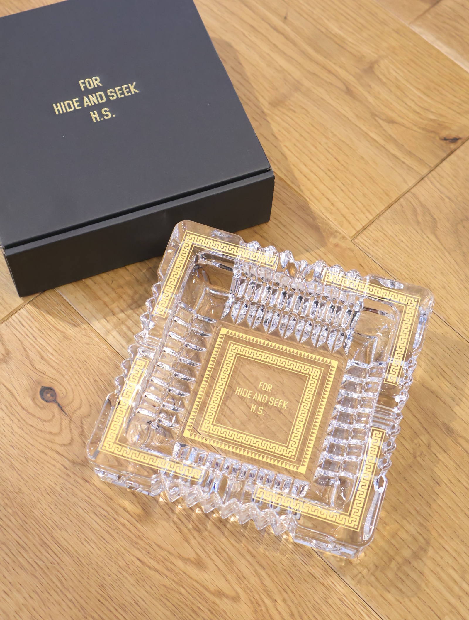 Hide and Seek  「Glass Ashtray」　ガラス製アシュトレー