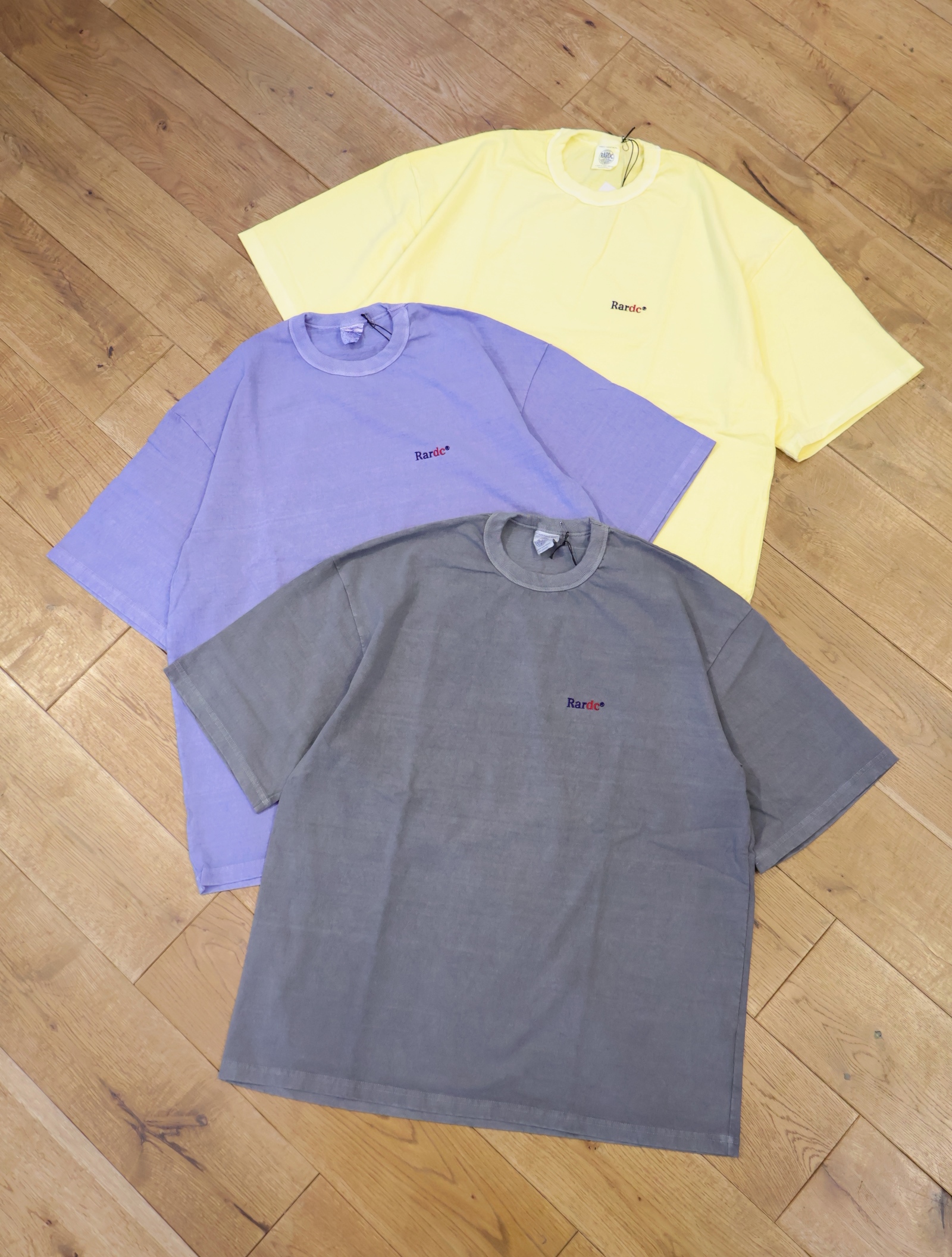 ROUGH AND RUGGED 「DESIGN SS (PIGMENT)」　ピグメントダイ ティーシャツ