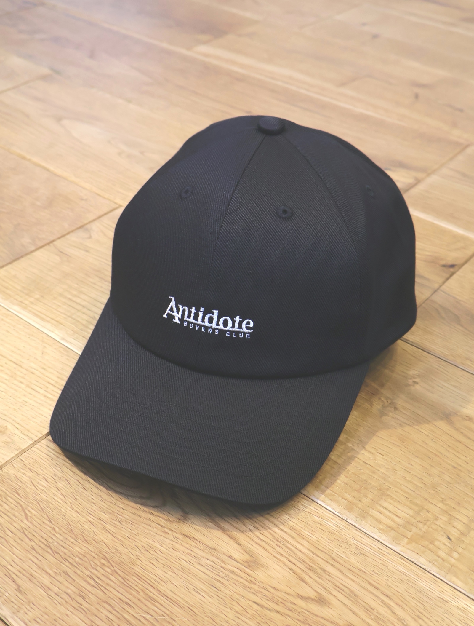 【NEW YEAR ITEM !!】ANTIDOTE BUYERS CLUB　　「Suvin Cotton Twill 6 Panel LOGO Cap」　　6パネル アジャスターキャップ