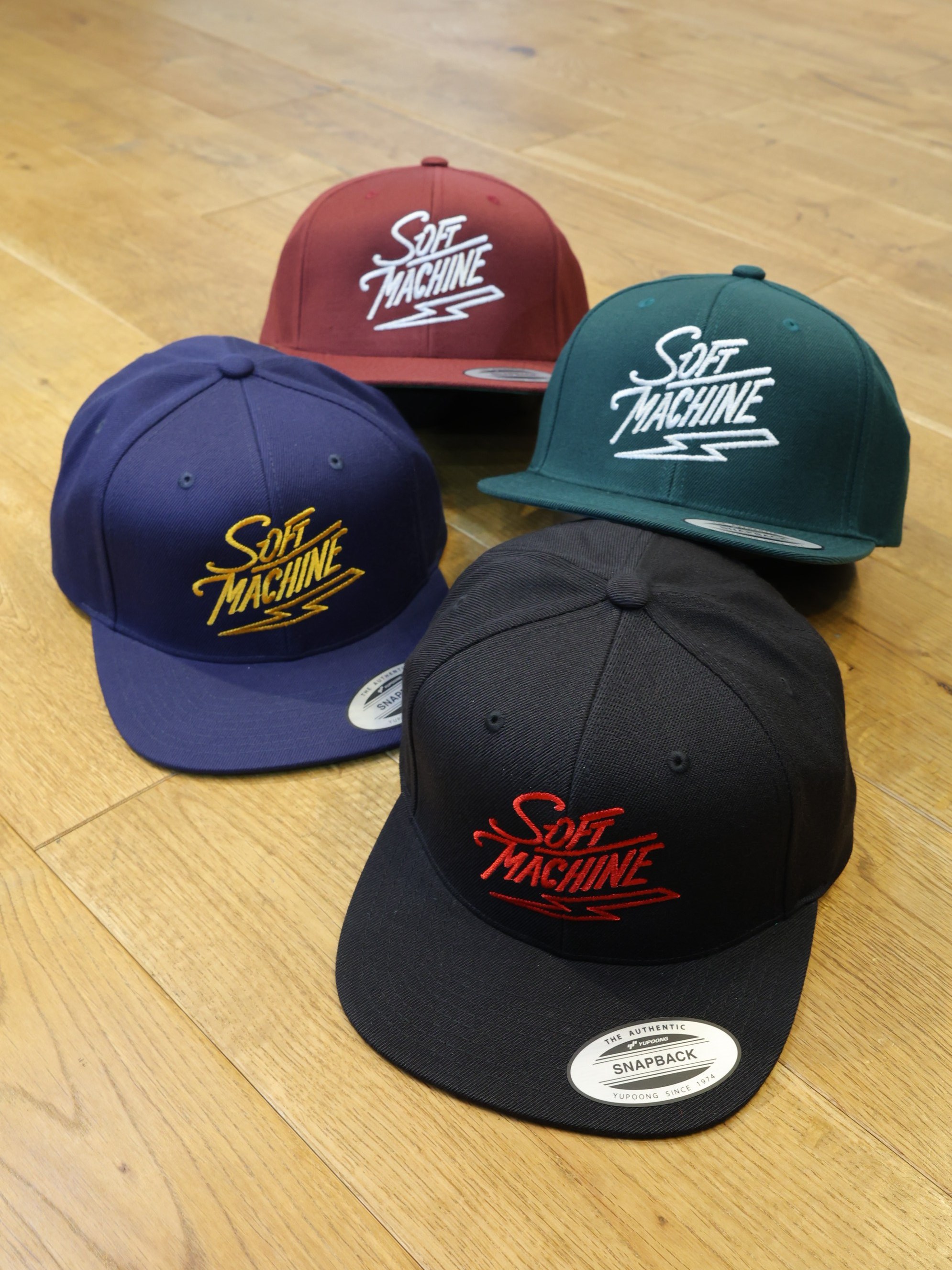 SOFTMACHINE　　「LIGHTNING LOGO CAP」　スナップバックキャップ