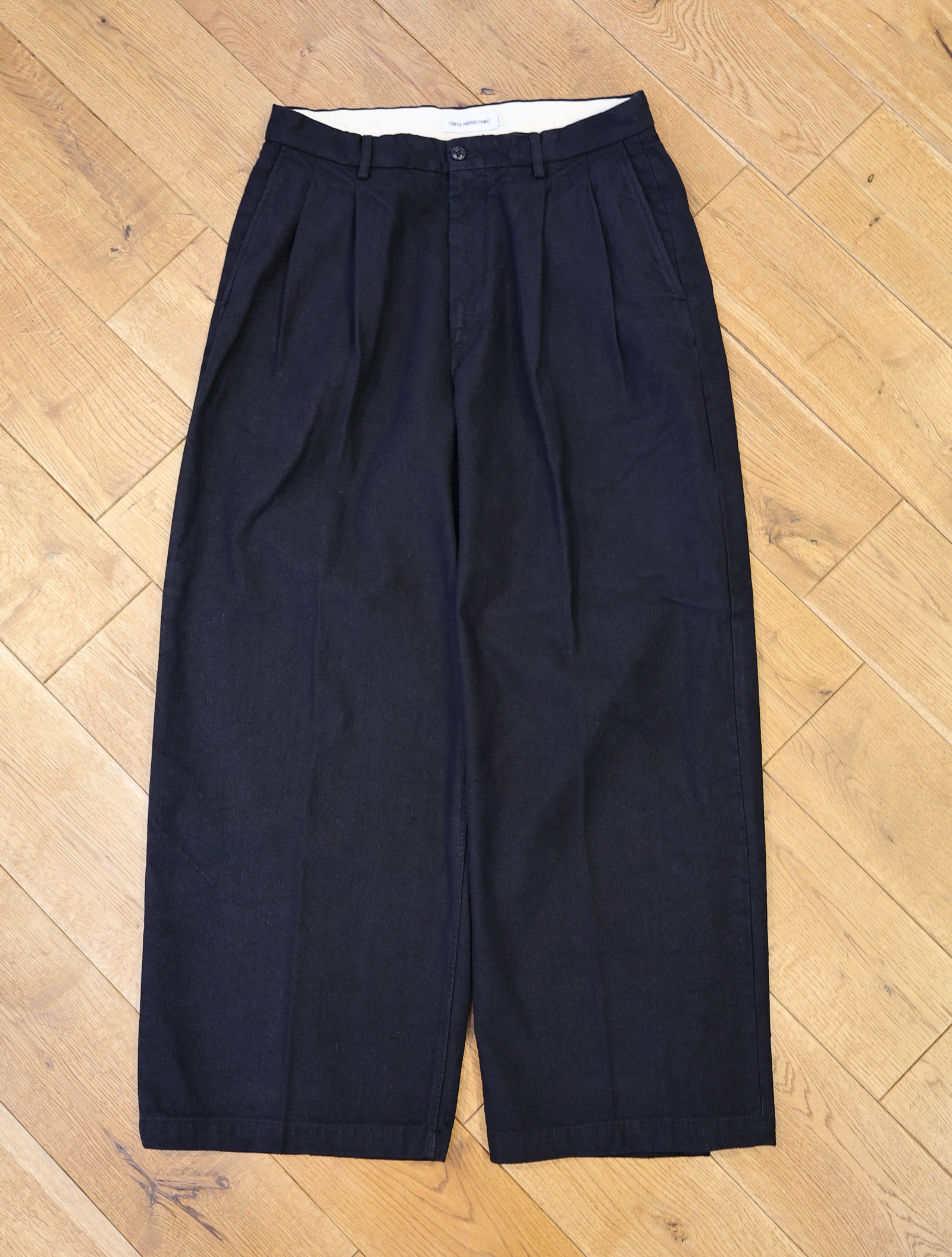 COOTIE　「C/Li Canvas 2 Tuck Trousers」　2タック ワイドストレート トラウザー