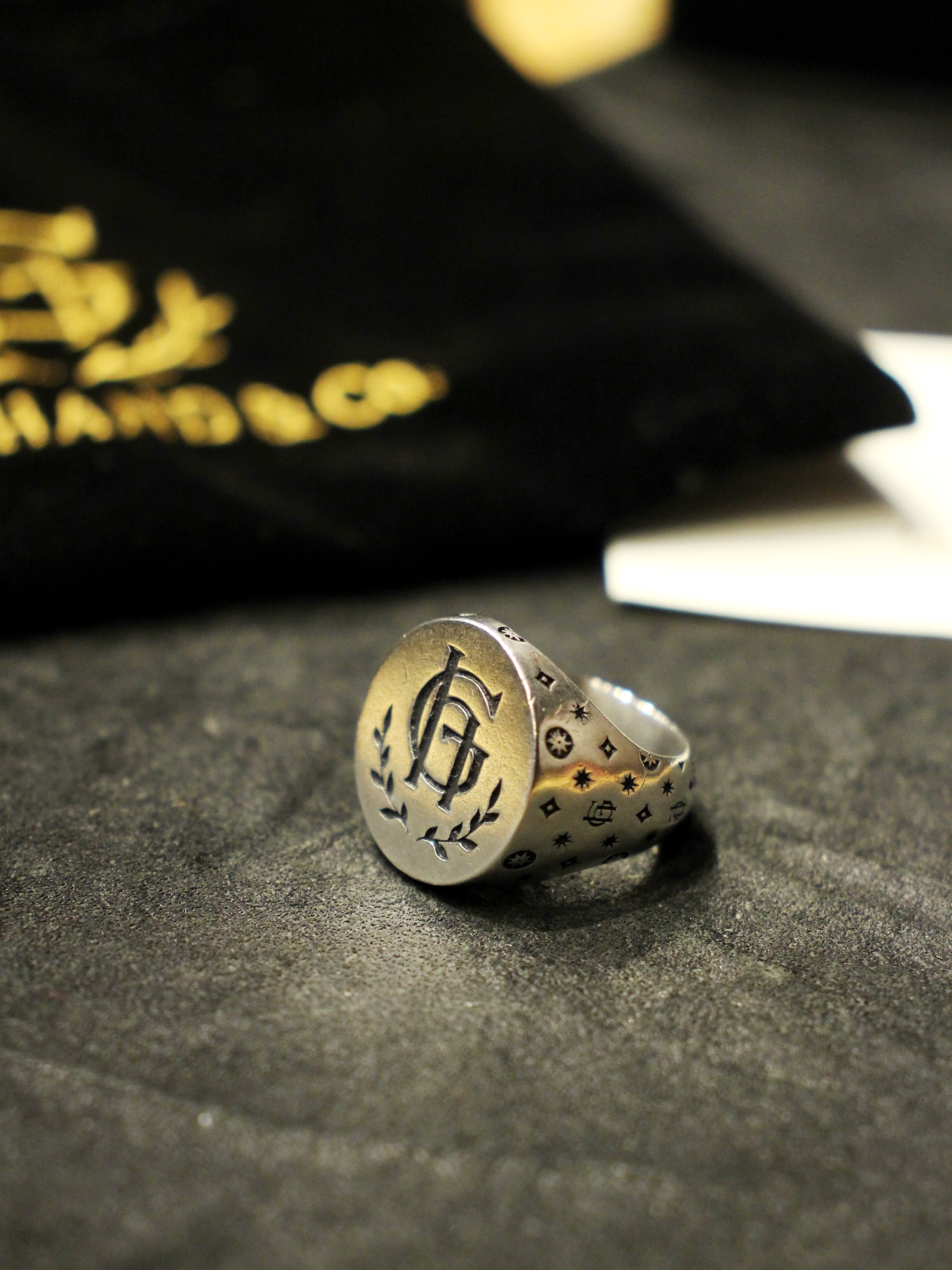 GLAD HAND 　　「RING "FAMILY CREST"」 　SILVER 925製 ピンキーリング