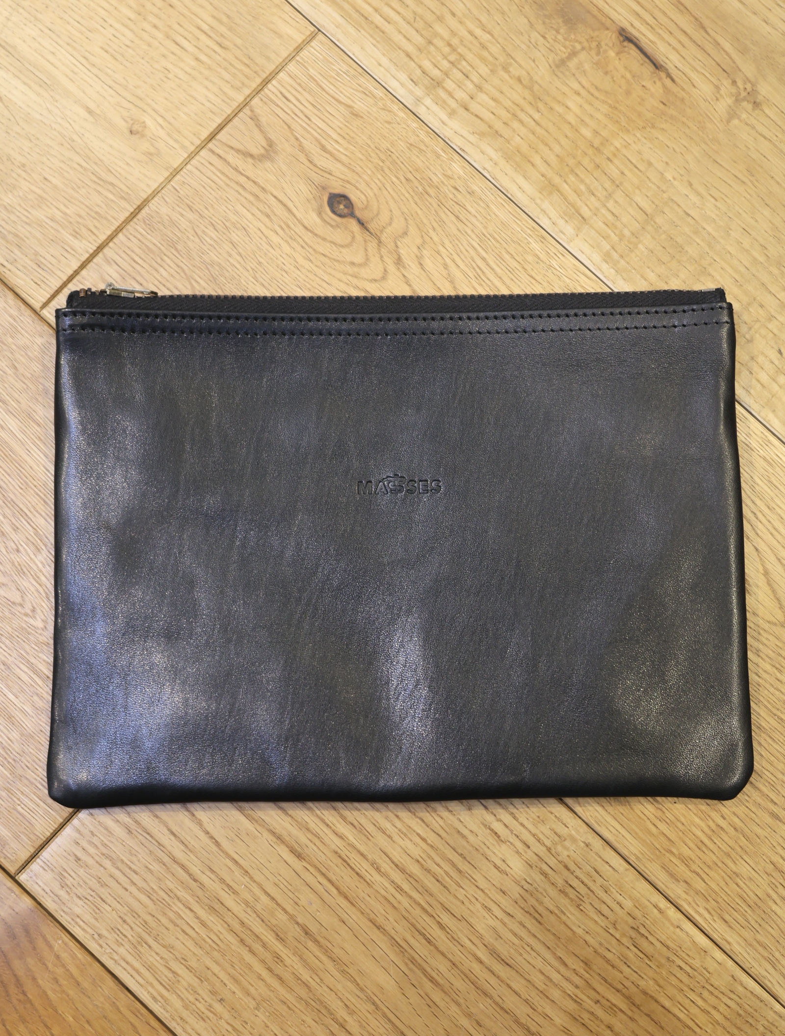 MASSES　「LEATHER CASE L」　　レザーポーチ〈LARGE〉
