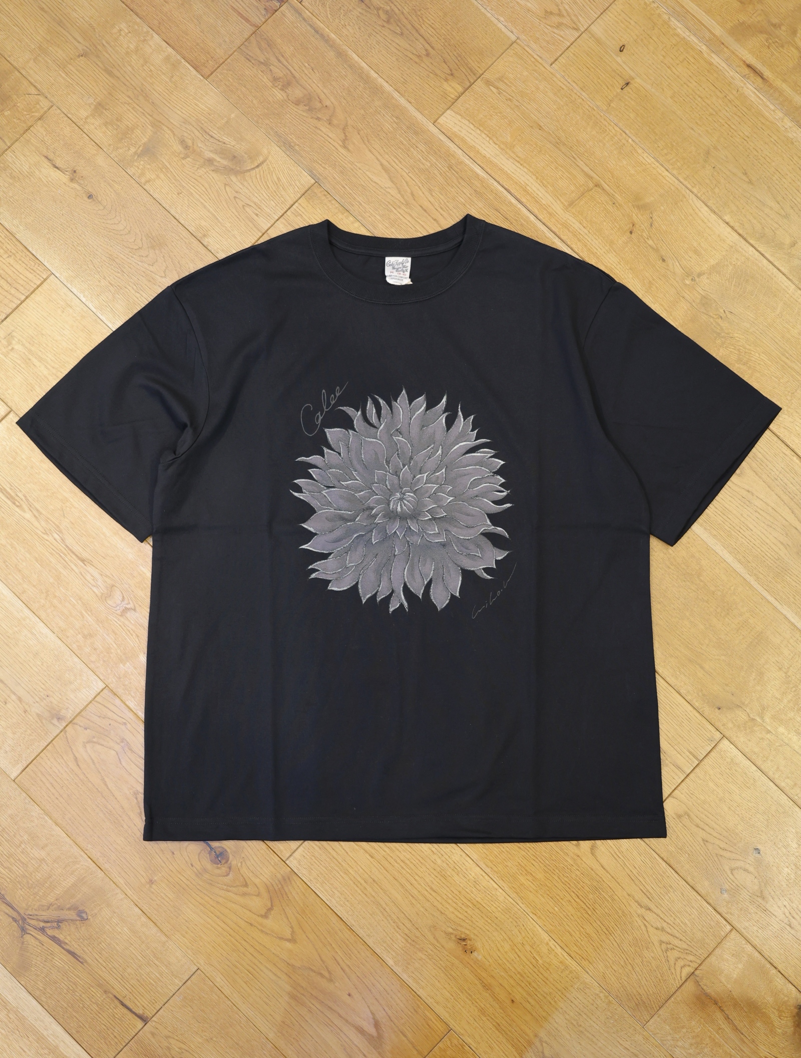 【Exclusive Item !!】CALEE　　「DAHLIA ART TEE ＜MIHO MURAKAMI DESIGN＞」　　ドロップショルダー プリントティーシャツ