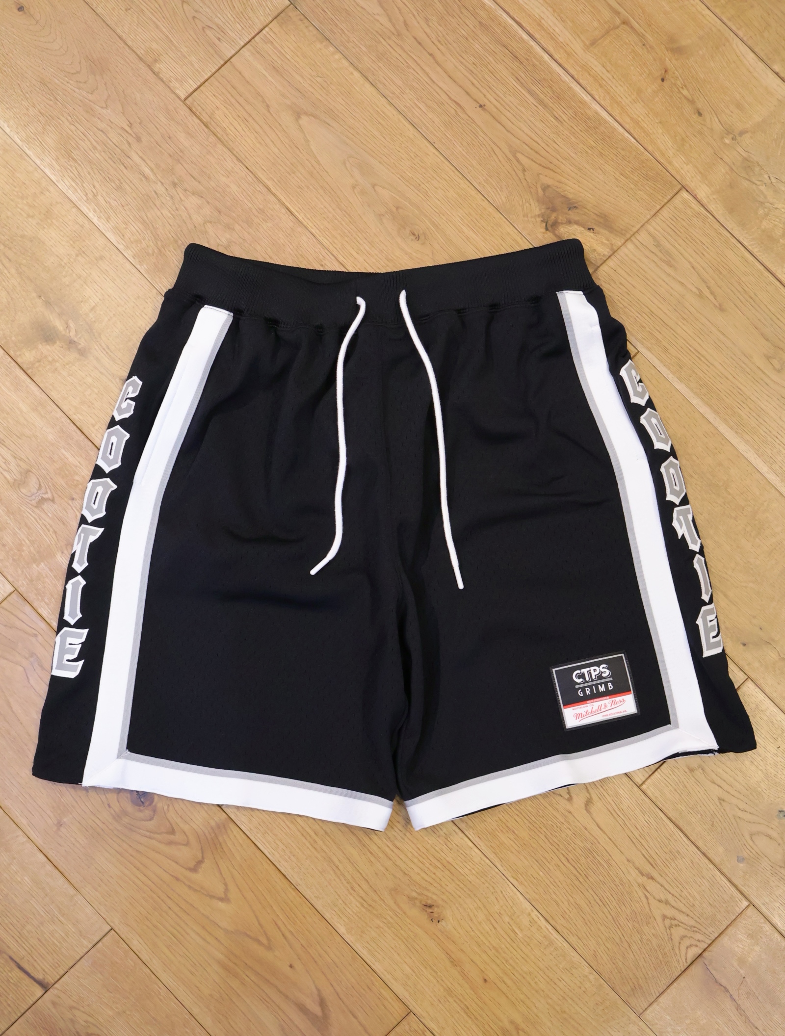 【NEW YEAR ITEM !!】COOTIE × Mitchell & Ness　「GAMEDAY SHORTS」　ゲームショーツ