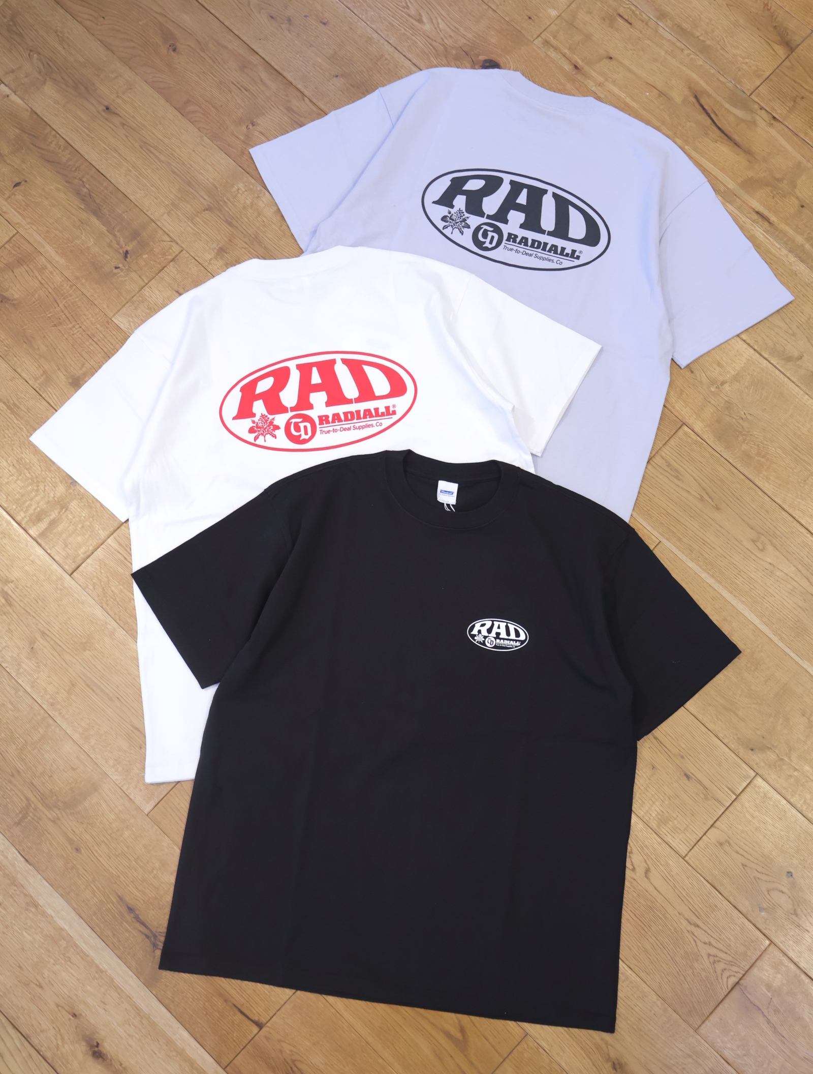 RADIALL 　「LABEL - CREW NECK T-SHIRT S/S」　プリントティーシャツ