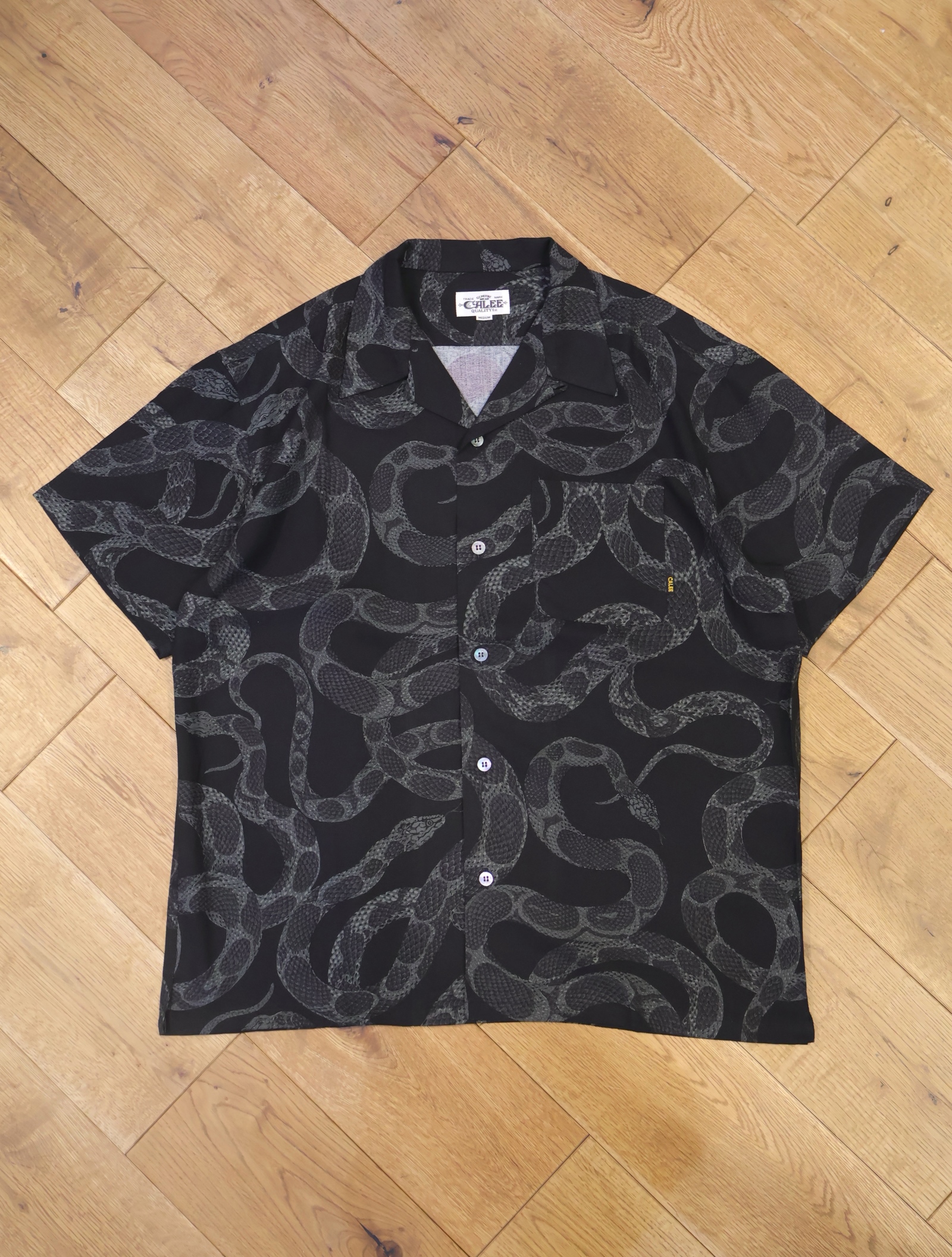 【EXCLUSIVE ITEM !! 】CALEE 　　「R/P ALLOVER SNAKE PATTERN SH ＜EXCLUSIVE＞ 」    オープンカラーレーヨンシャツ