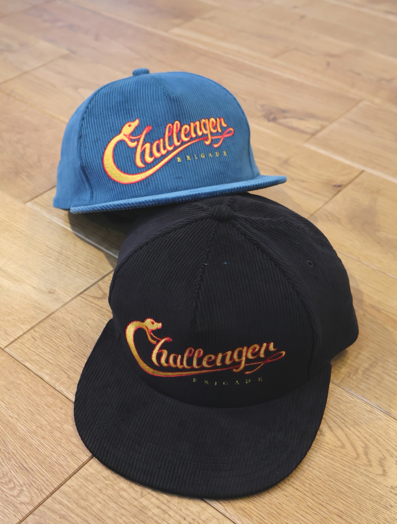 CHALLENGER　「SNAKING LOGO CAP」　スナップバックコーデュロイキャップ