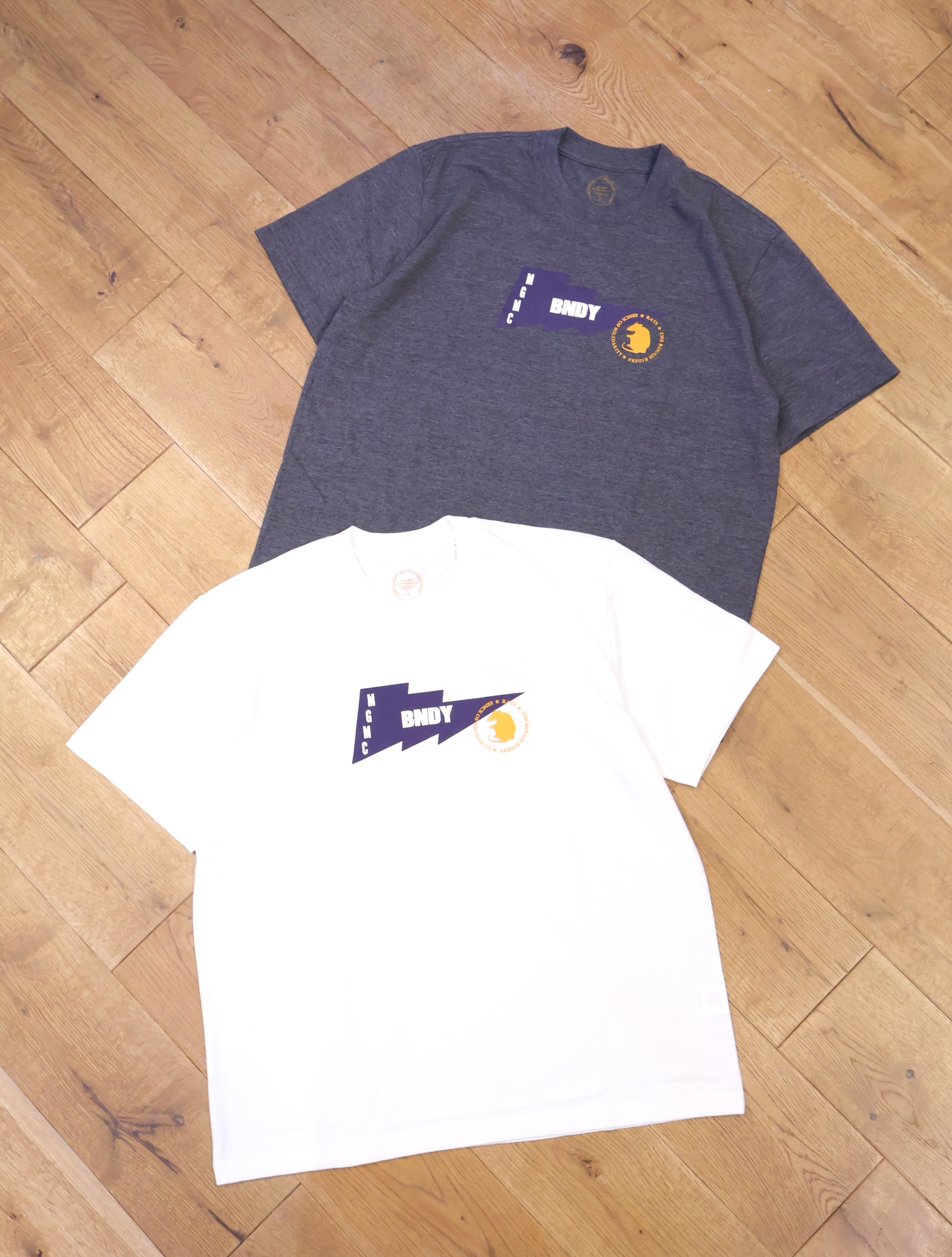 RATS　「THUNDER FLAG TEE」　　プリントティーシャツ