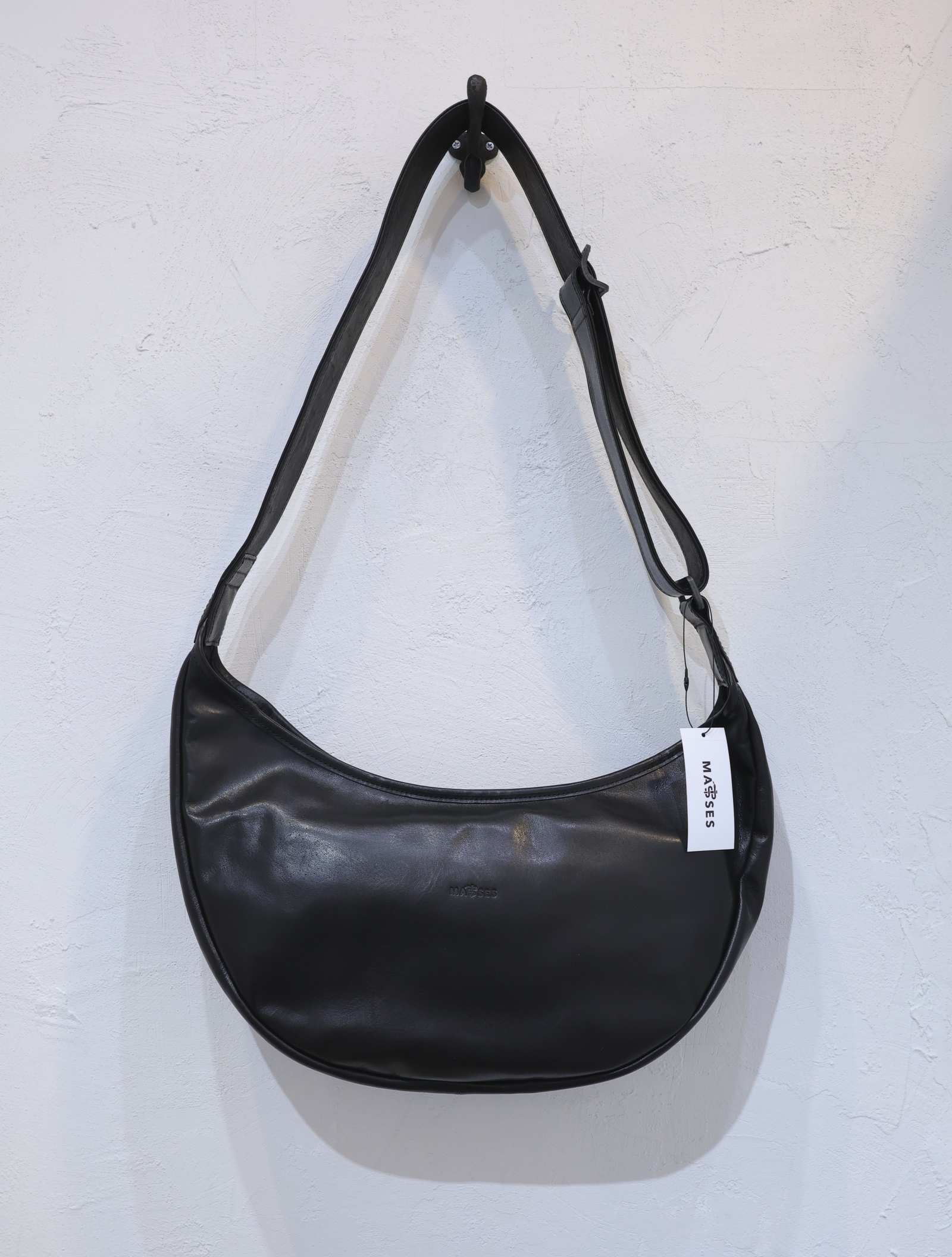MASSES　「LEATHER SHOULDER BAG」　　レザー ショルダーバッグ