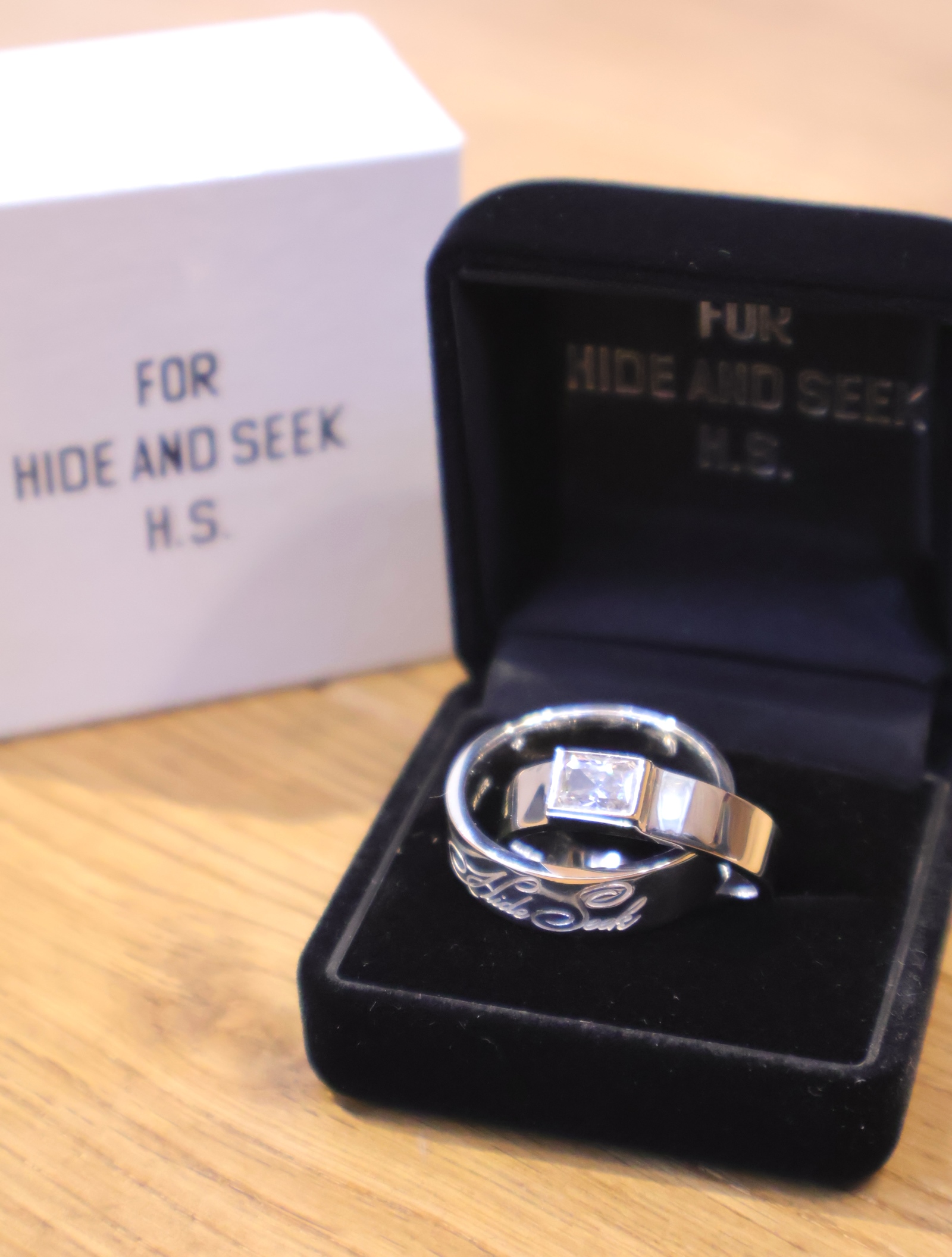 Hide and Seek　「W-One-Ring」　ダブルリング