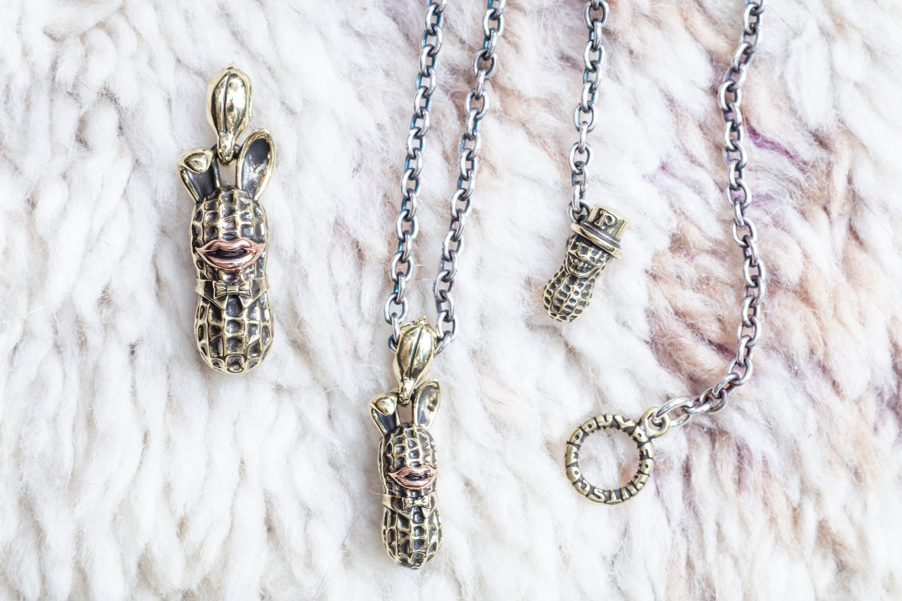 Peanuts&Co　「L BUNNY PEANUTS BRASS × COPPER + CHAIN 50cm」　ペンダントトップ&ネックレス