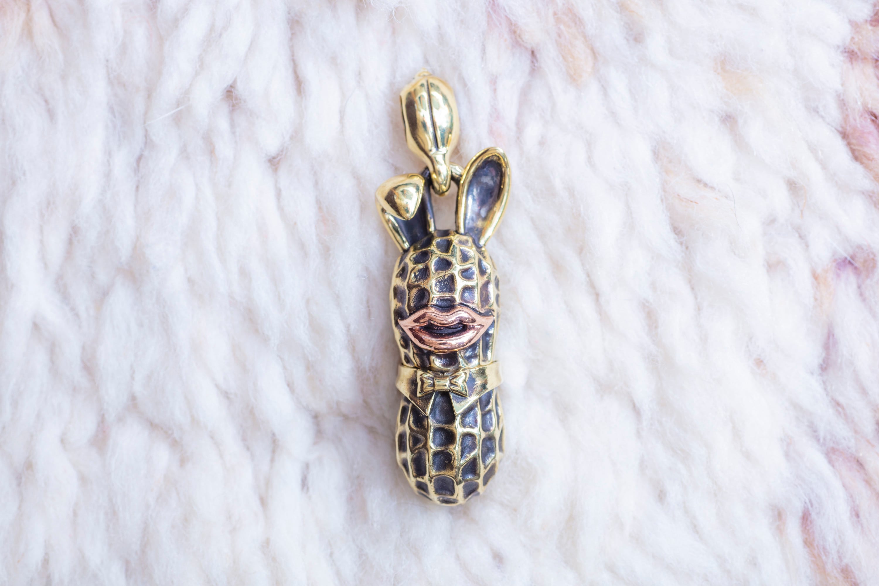 Peanuts&Co　「MEDIUM BUNNY PEANUTS BRASS × COPPER」　BRASS製 ペンダントトップ