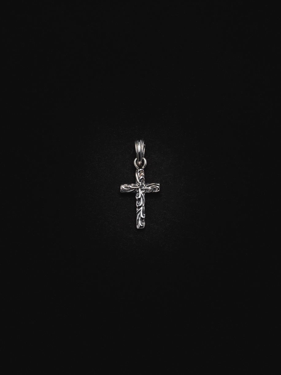 ANTIDOTE BUYERS CLUB　　「Ornament Tiny Cross Pendant」　　SILVER950製 ペンダントトップ