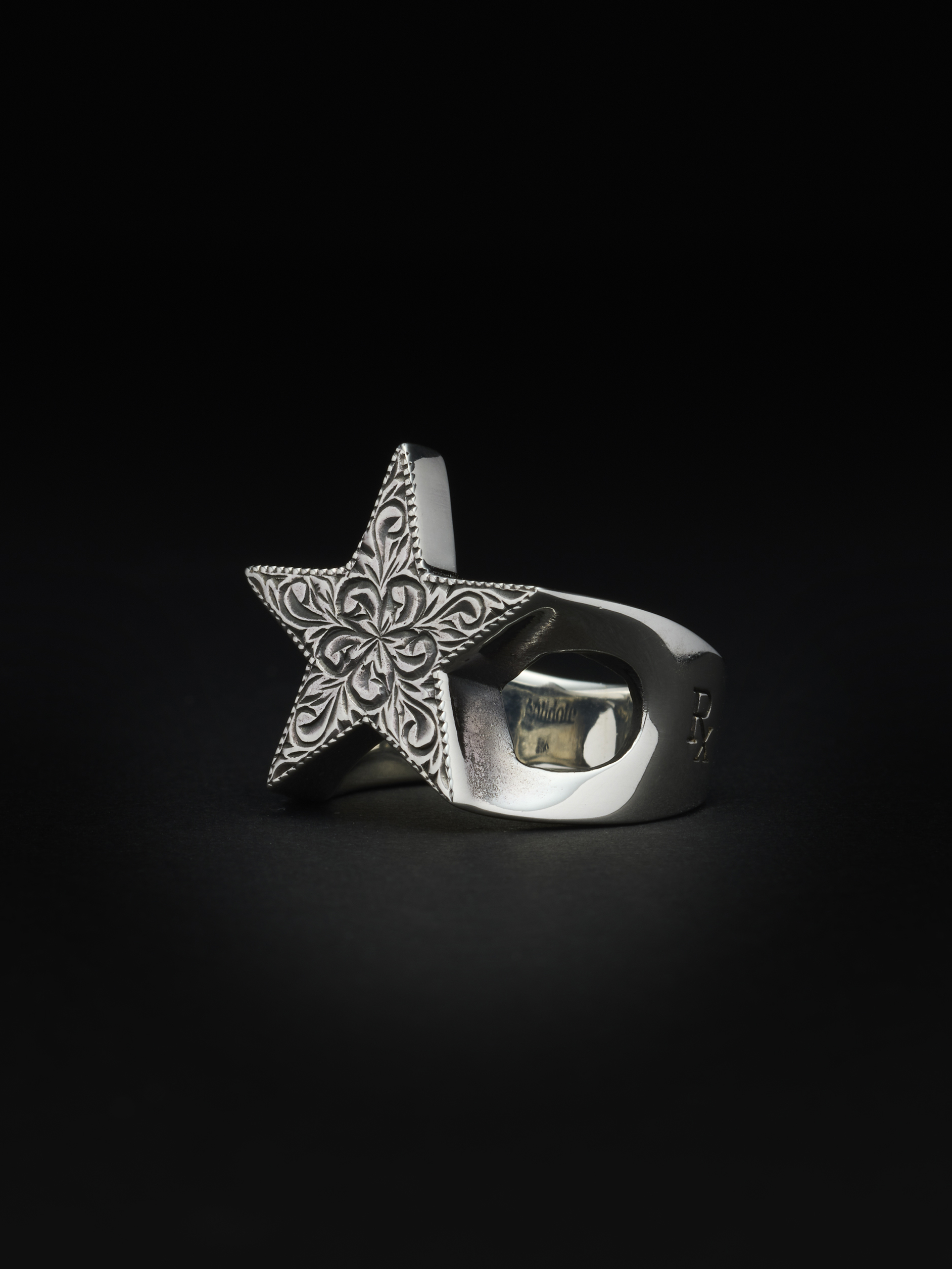 ANTIDOTE BUYERS CLUB　　「Engraved Star Ring」　SILVER950 製 リング
