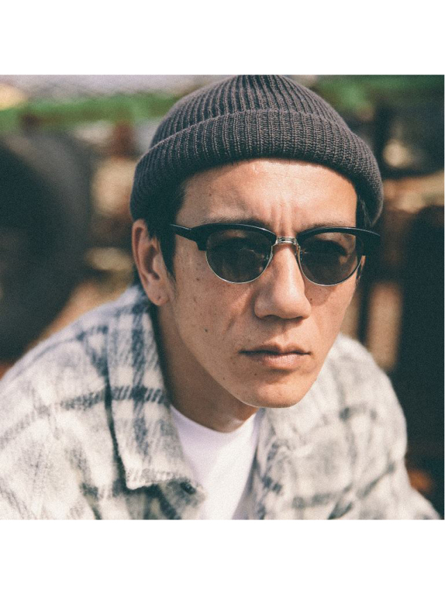 OWN 「#08 BLACK/CLEAR to GREY（調光レンズ）」 ブロータイプ